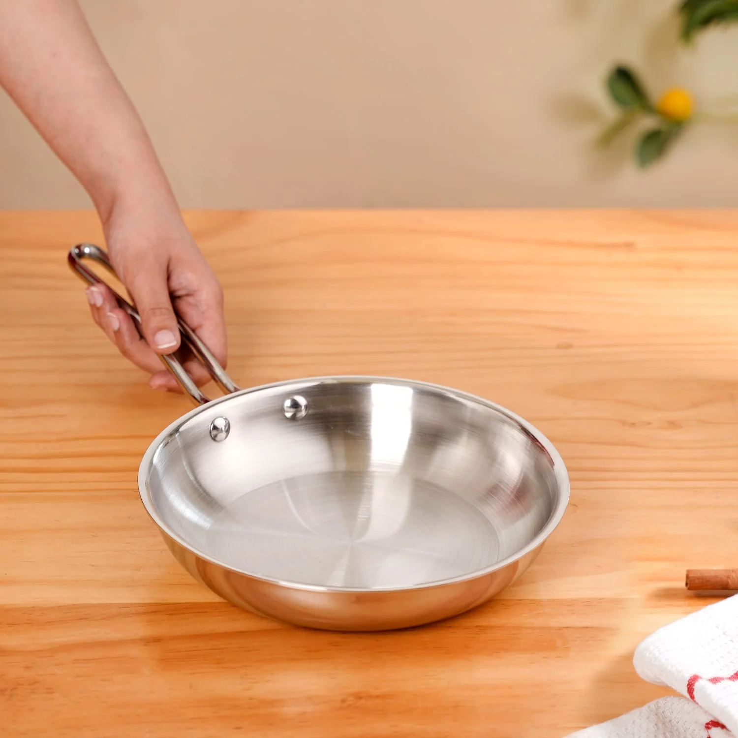 Handy Tri Ply Stainless Steel Fry Pan 1000ml - Image 3