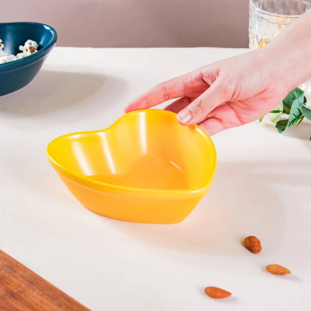 Hearty Ceramic Bakeware Small Yellow 6 Inch - Image 2