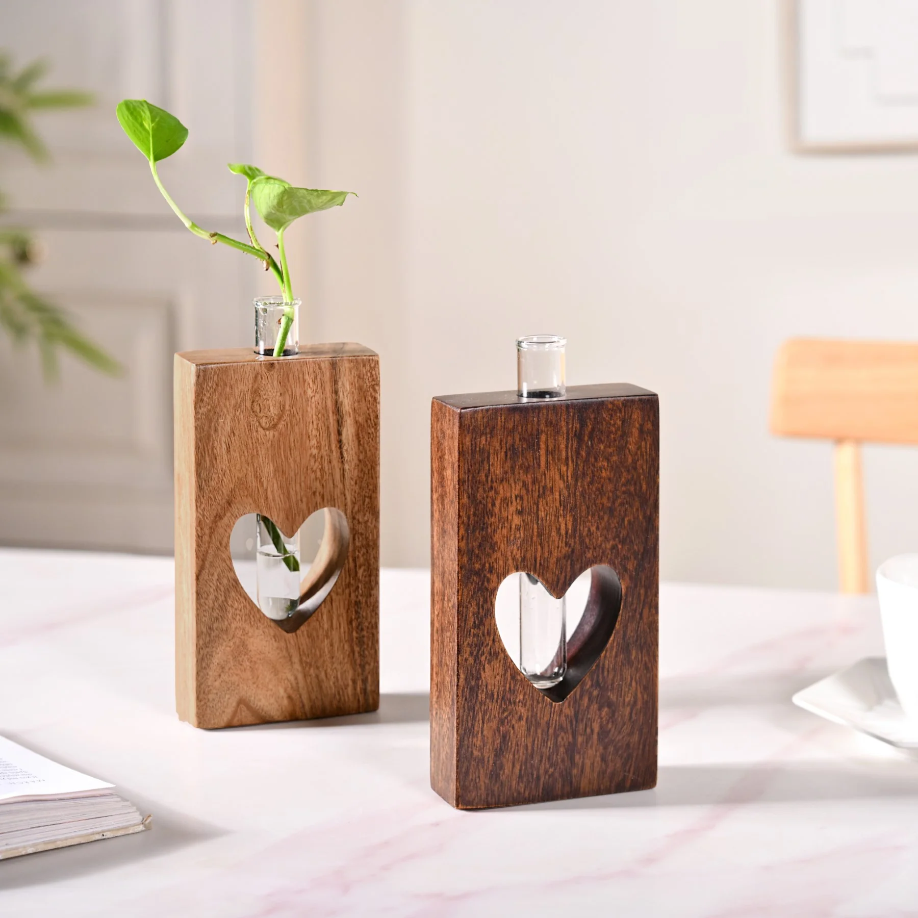 Heart Shaped Planter Pair With Removable Test Tubes - Image 2