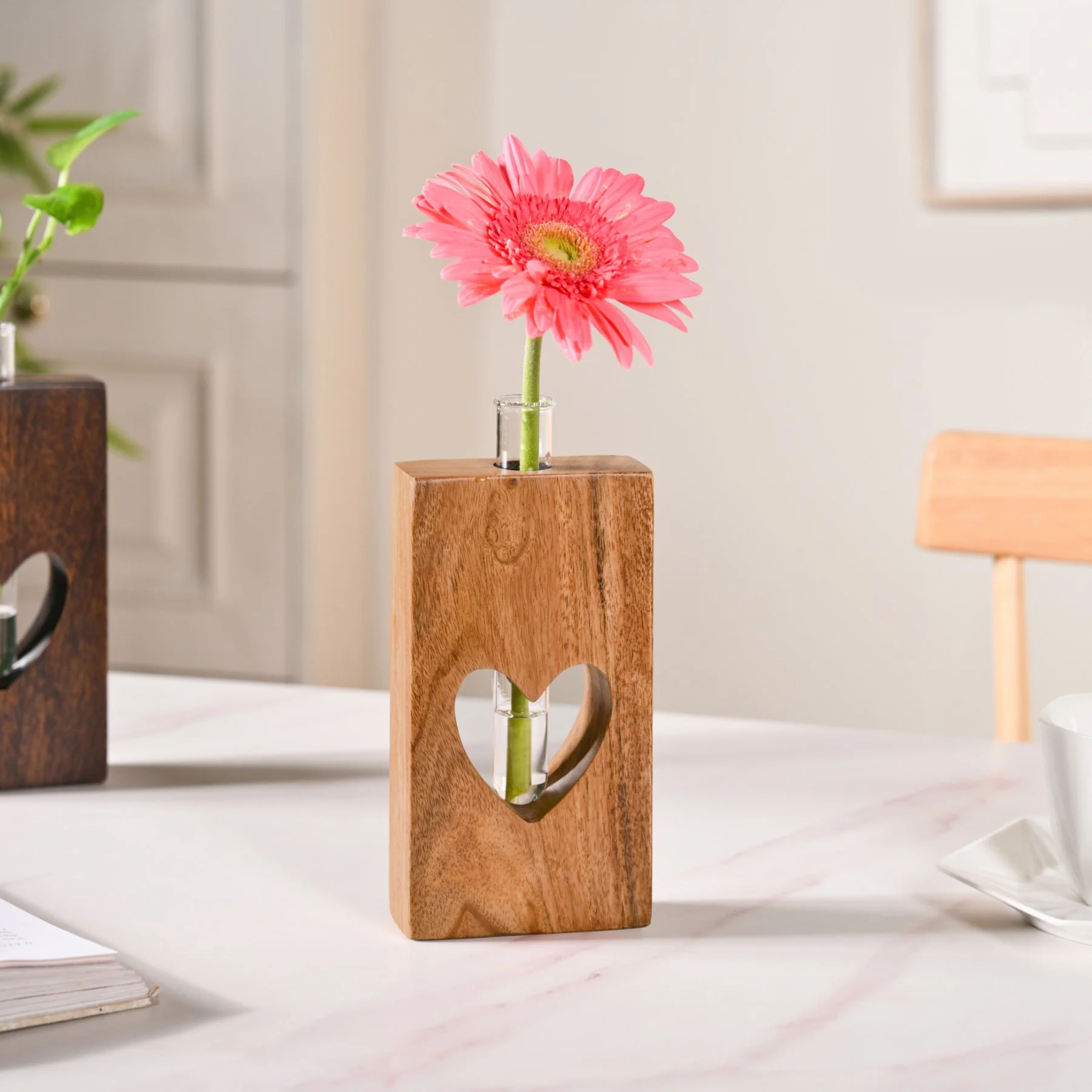 Heart Shaped Planter Pair With Removable Test Tubes - Image 9