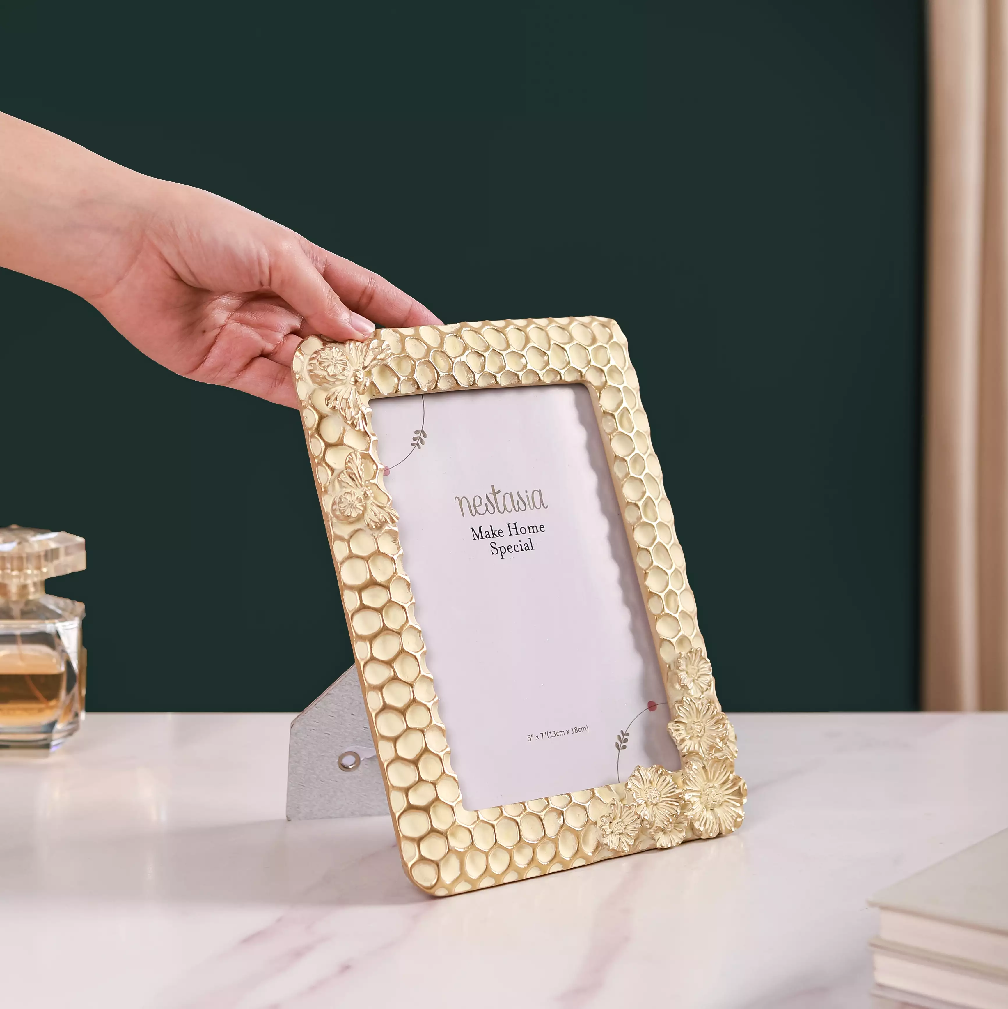 Honeycomb Gold Frame Large 9"x7" - Image 2