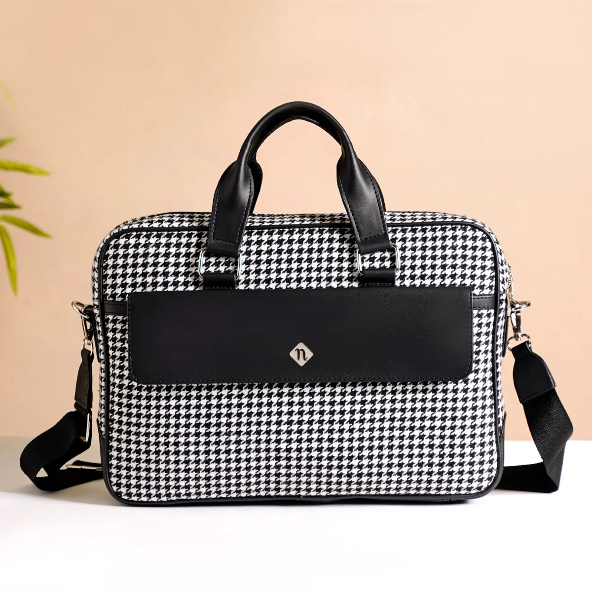 Houndstooth Patterned Woven Laptop Bag - Image 13