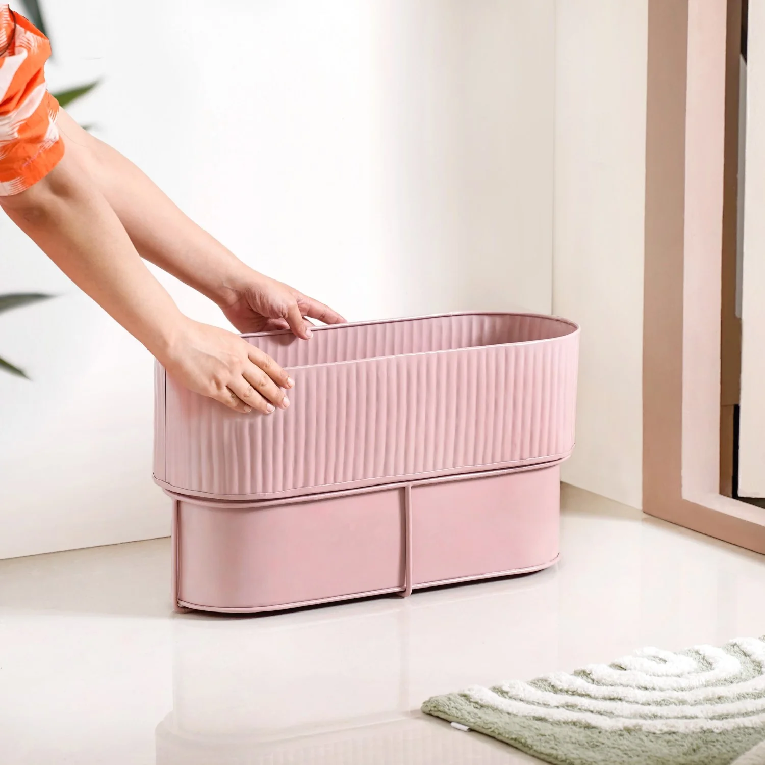 Box Planter With Stand Dusty Pink - Image 2