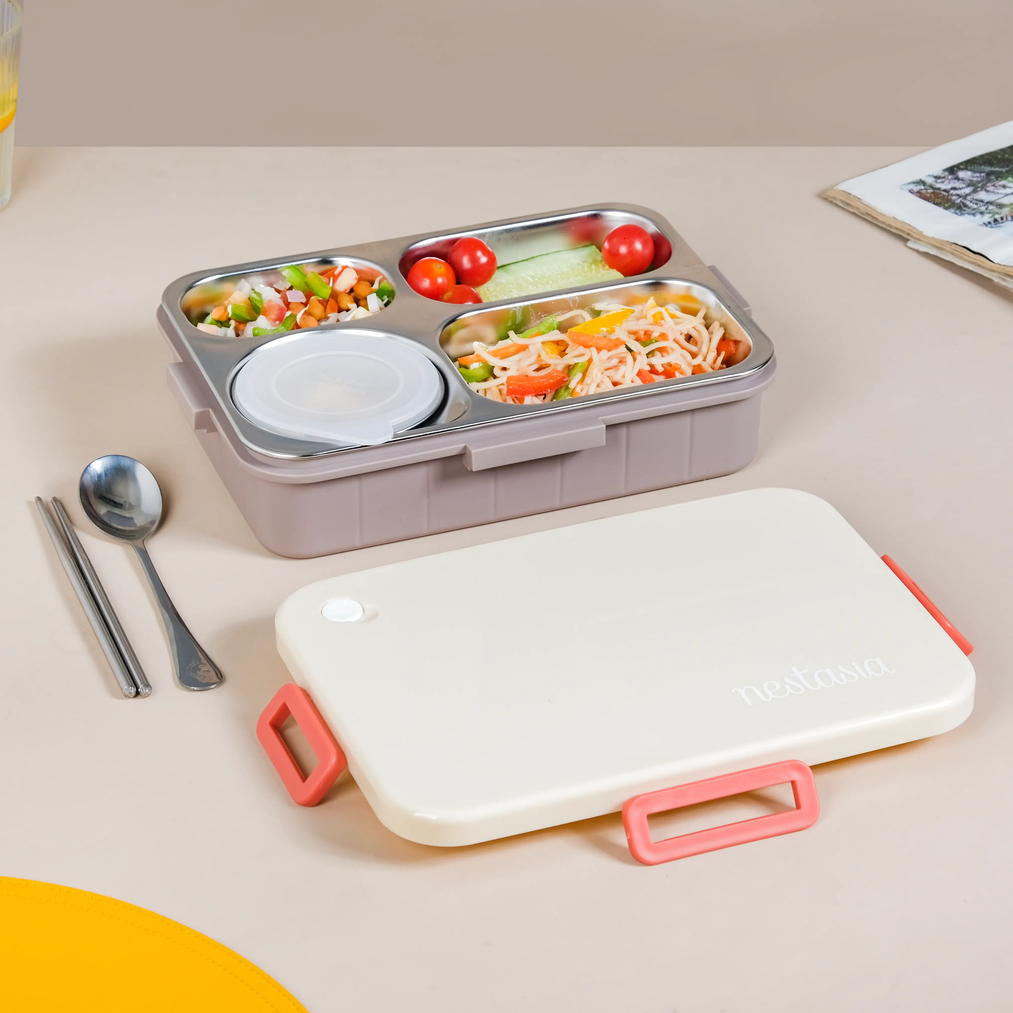 Insulated Bento Lunch Box With 4 Sections 900ml - Image 23