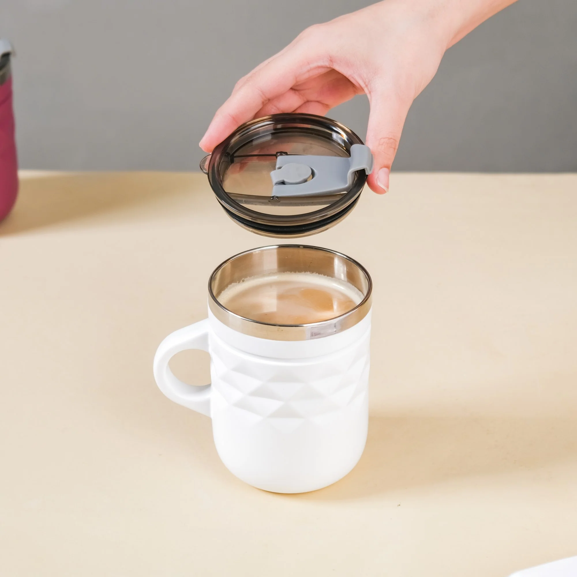 Stainless Steel Travel Mug White 400ml - Image 3