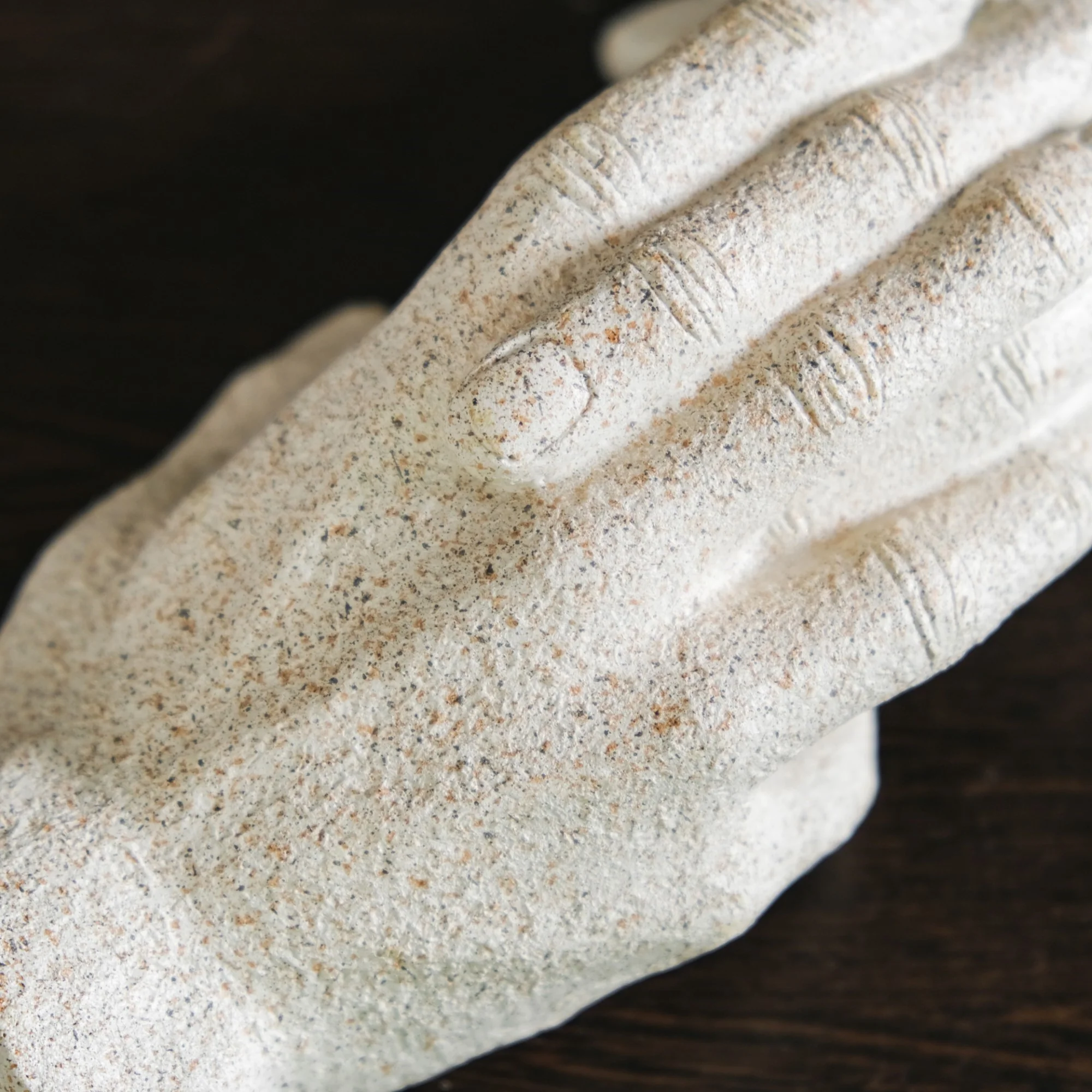 Intertwined Hand Statue Showpiece - Image 8
