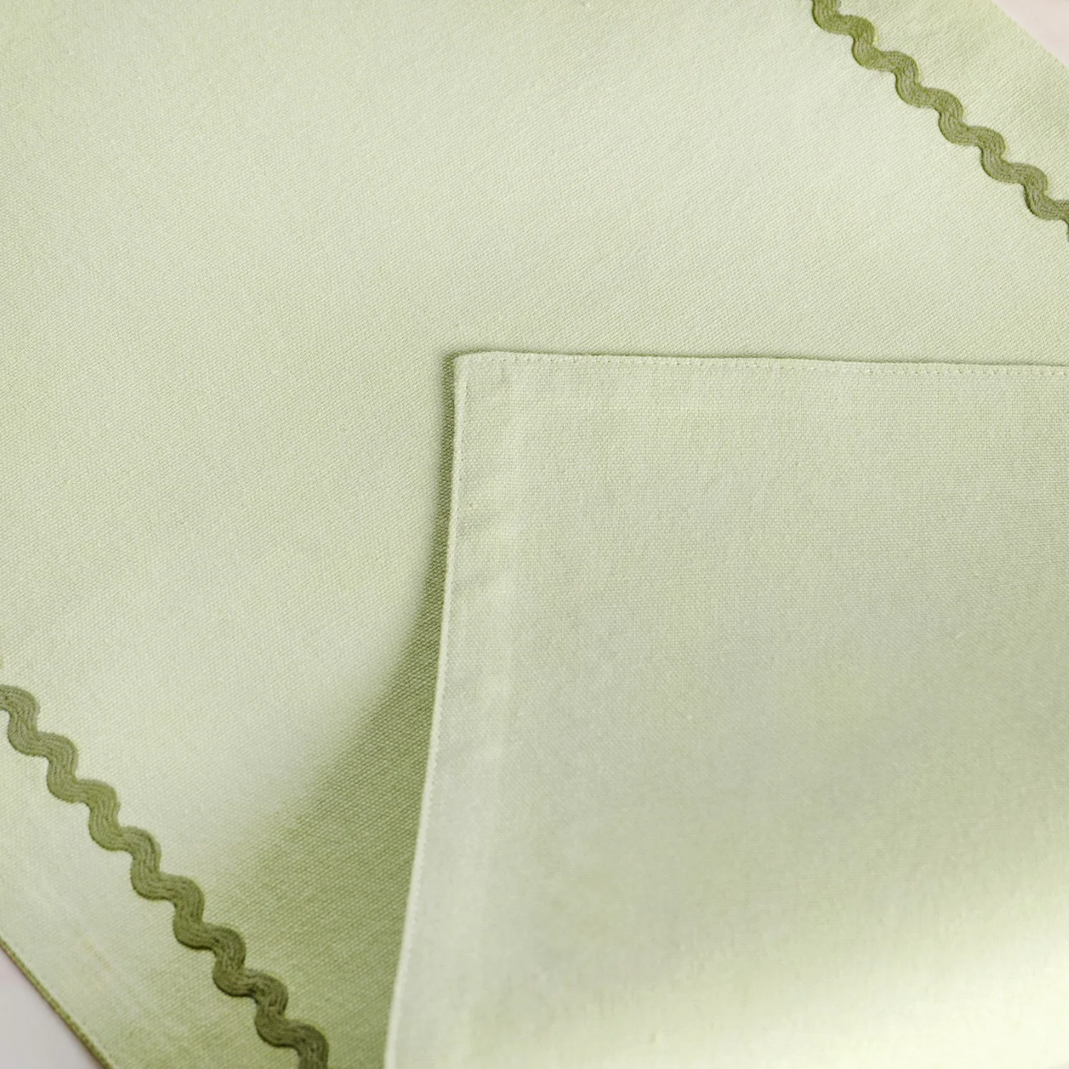 Isabelle 6 Seater Table Runner Green 183x36cm - Image 2