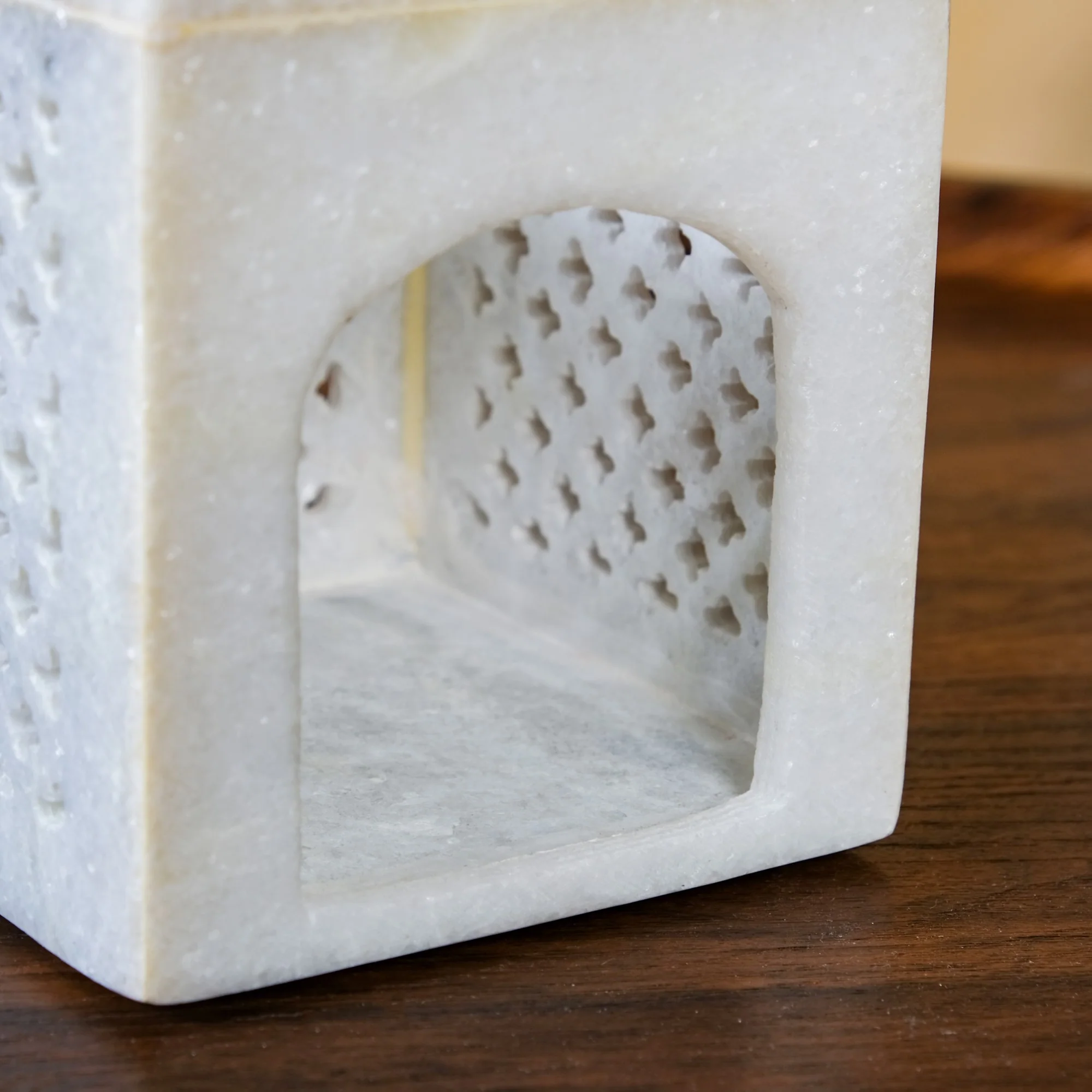 Jharokha Artistry Marble Diffuser - Image 7