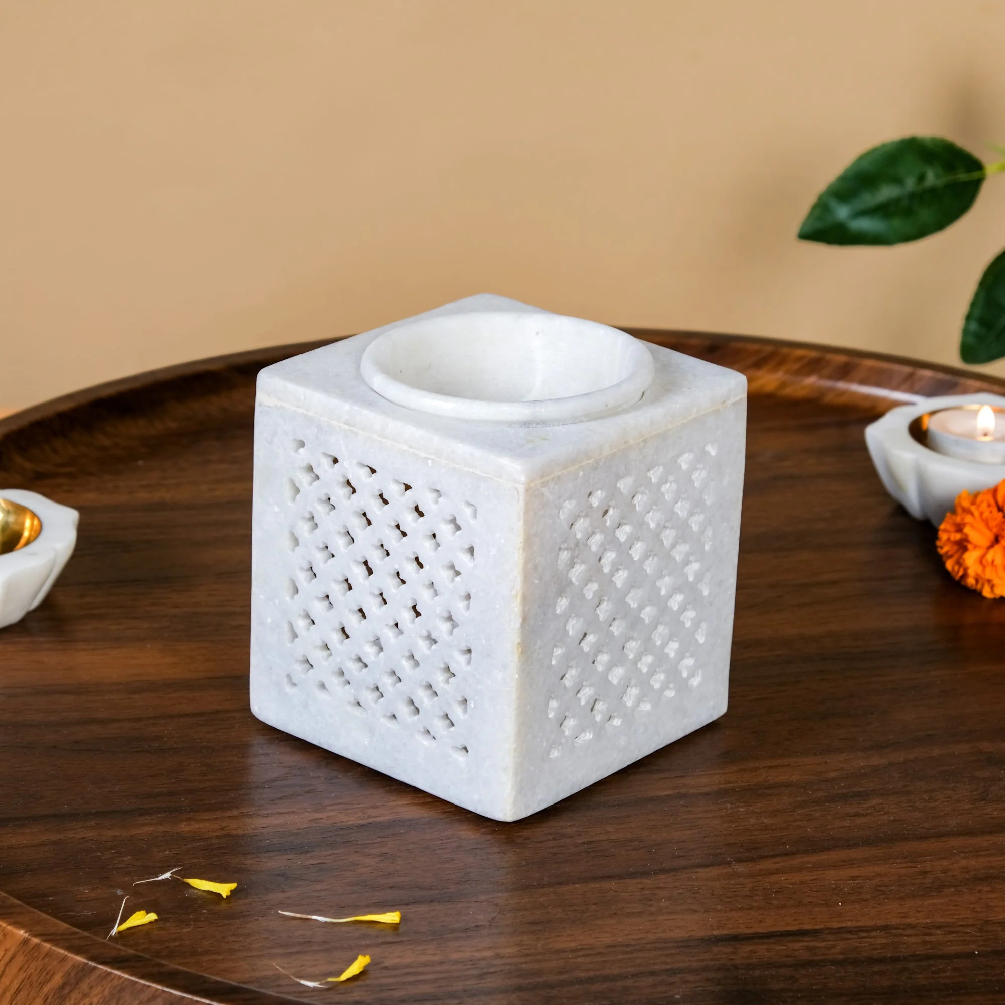 Jharokha Artistry Marble Diffuser - Image 9