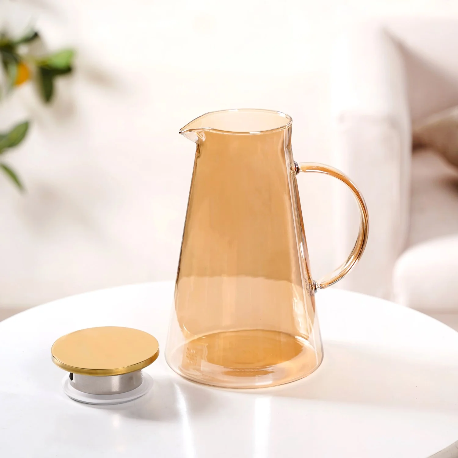 Amber Jug with Metal Lid 1800ml - Image 2