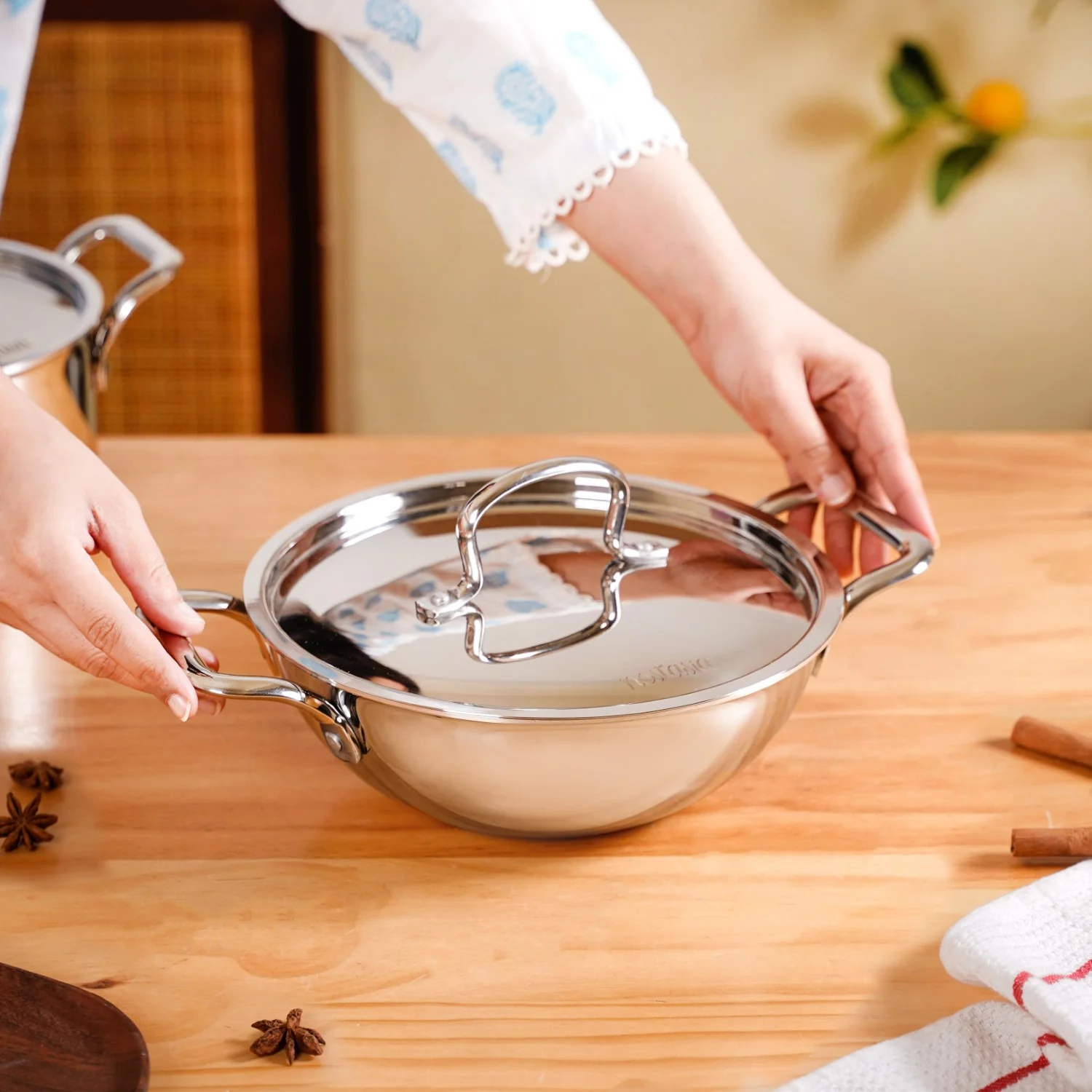 Kadai With Lid Tri Ply Stainless Steel 2250ml - Image 2