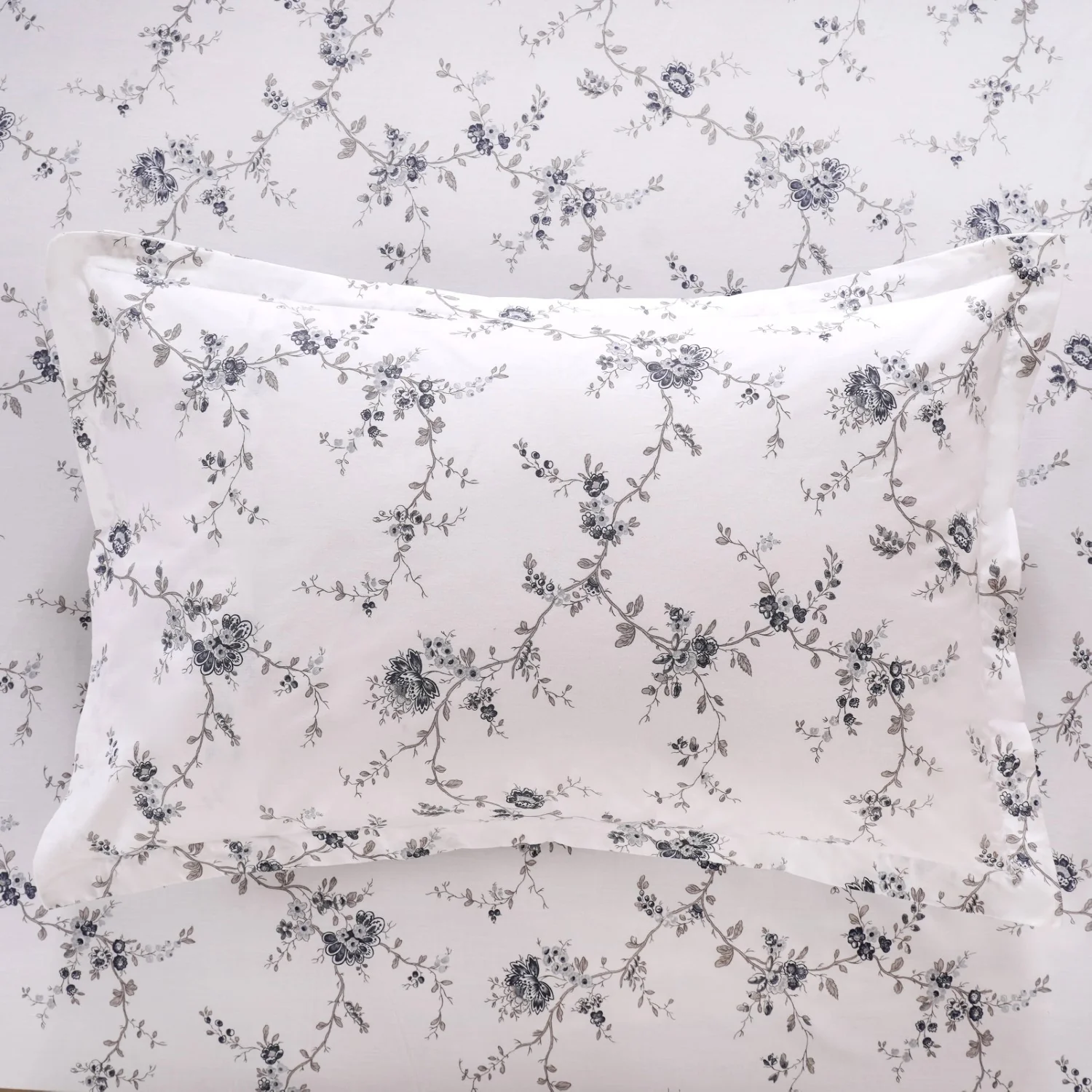 King Size Ultra Soft 100% Pure Cotton Bedding Set Dark Blue 275x275 cm - Image 3