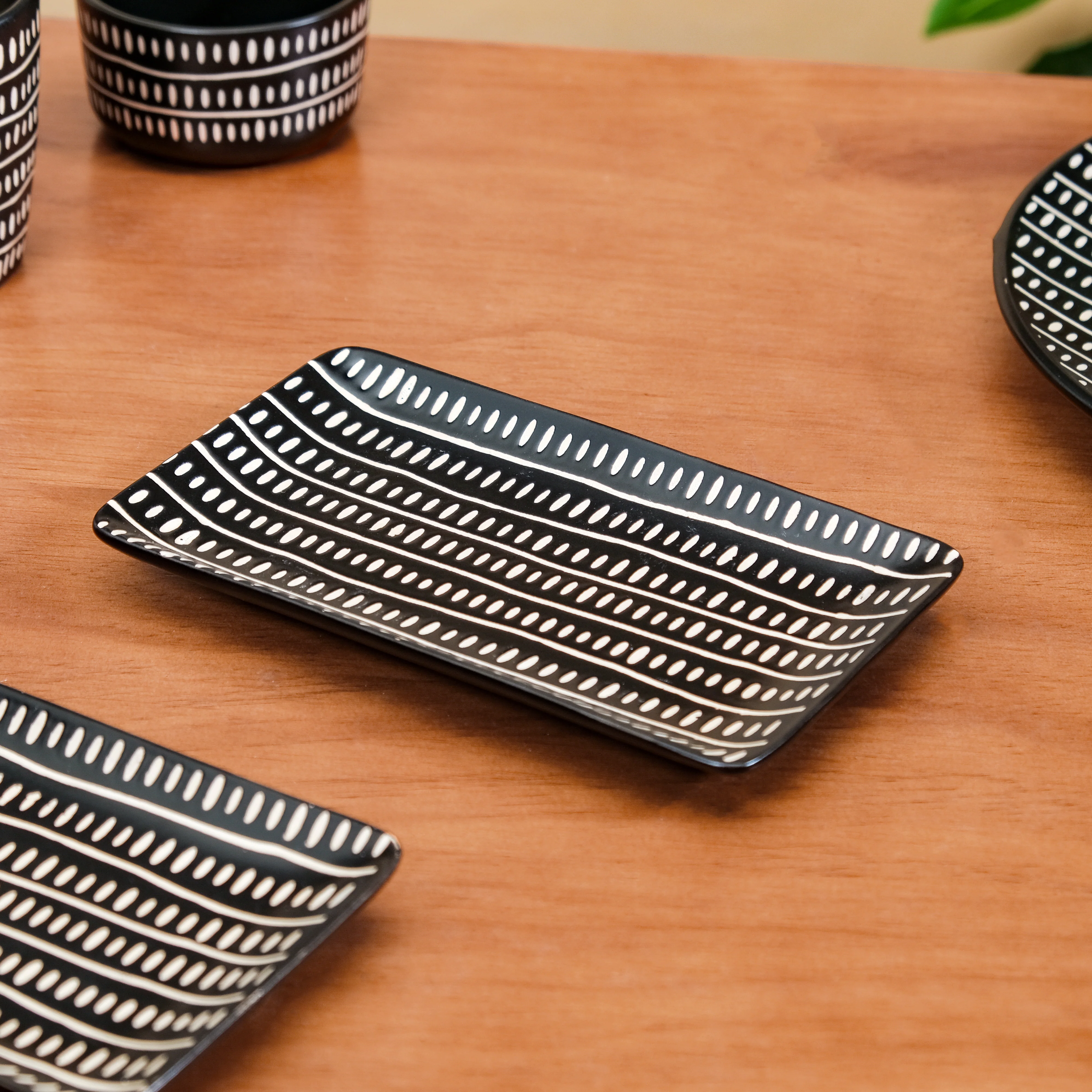 Kuro Ceramic Platter Set Of 6 7 Inch - Image 7