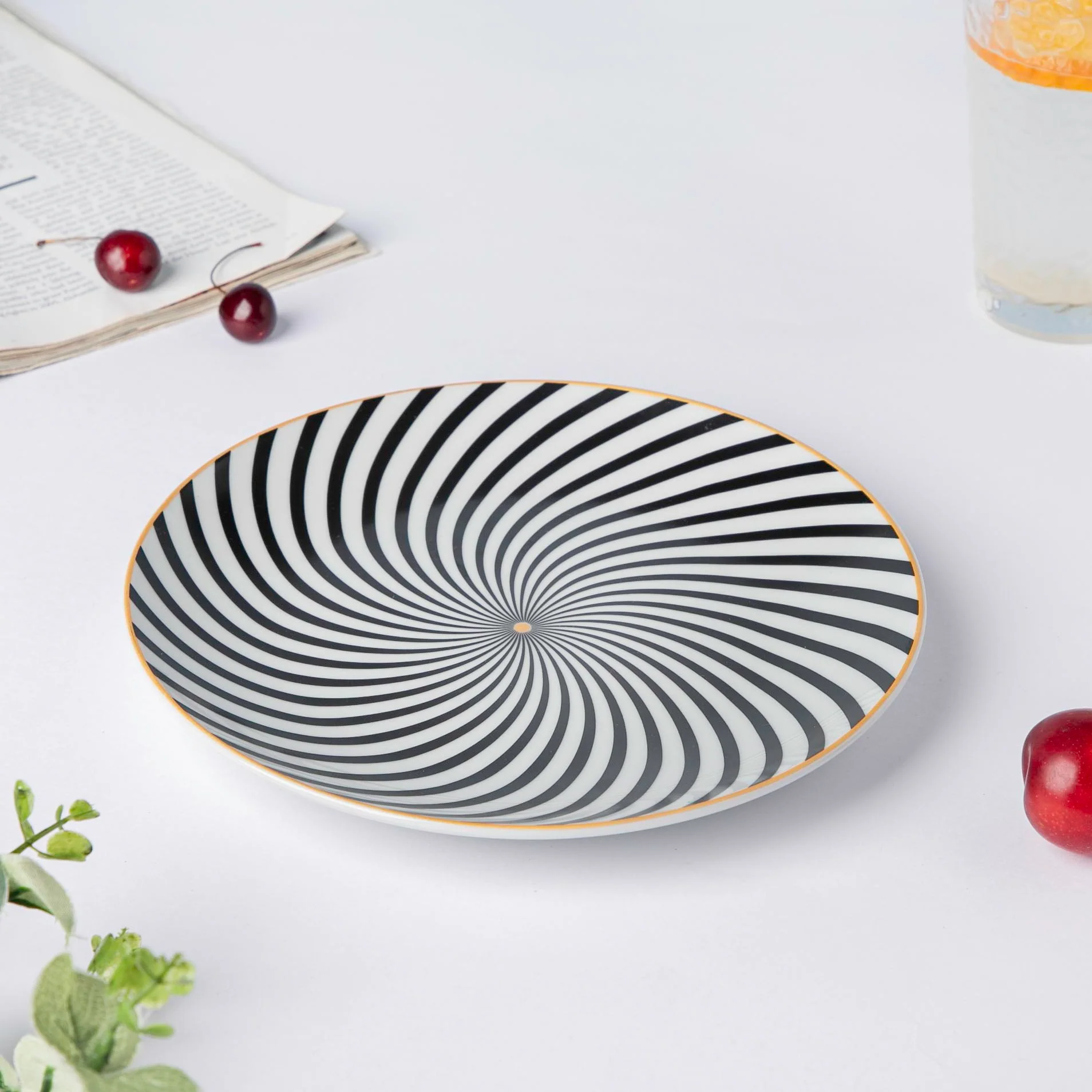 La Mode Spiral Snack Plate 8 Inch - Image 3