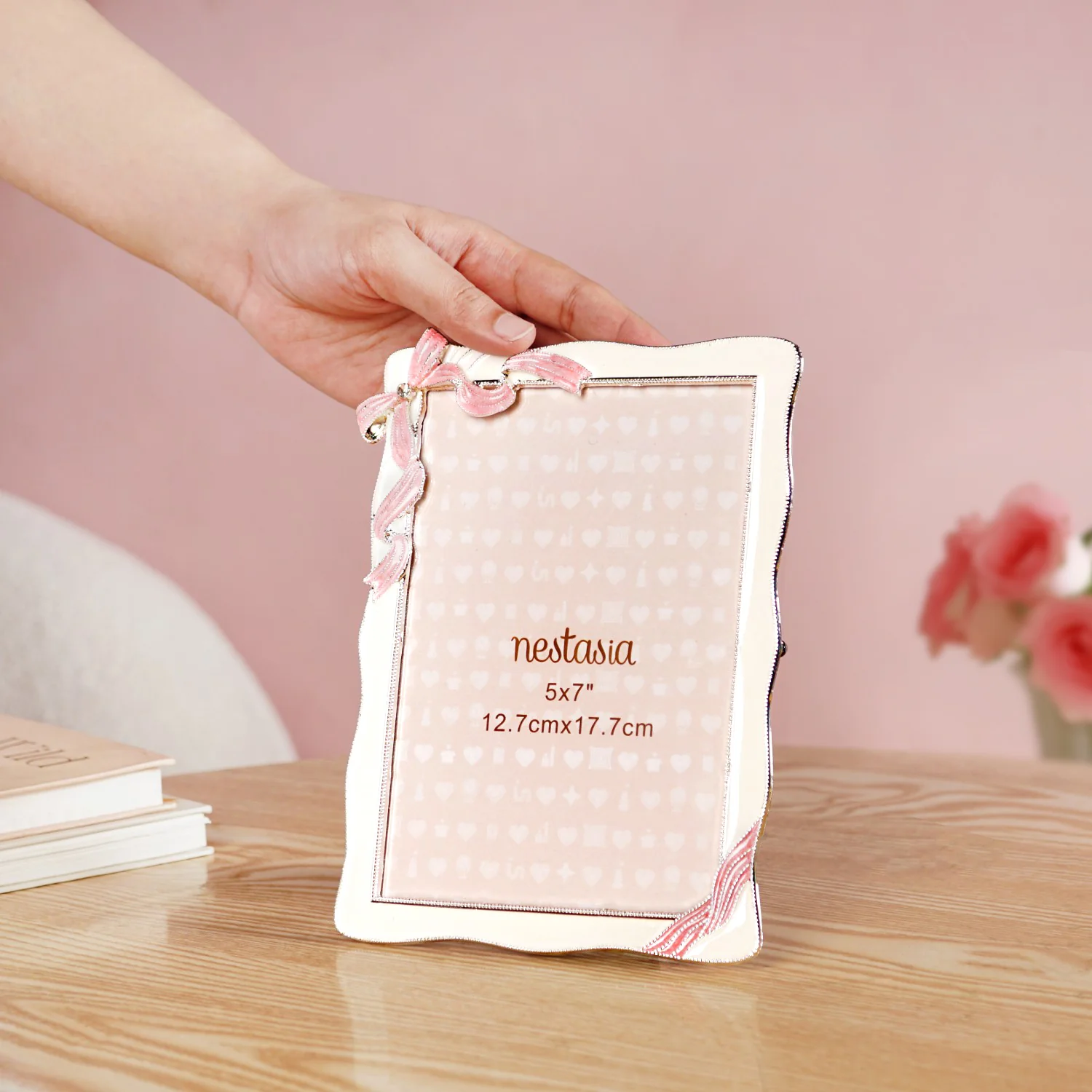 Large Blush Bow Photo Frame 13x18cm - Image 3