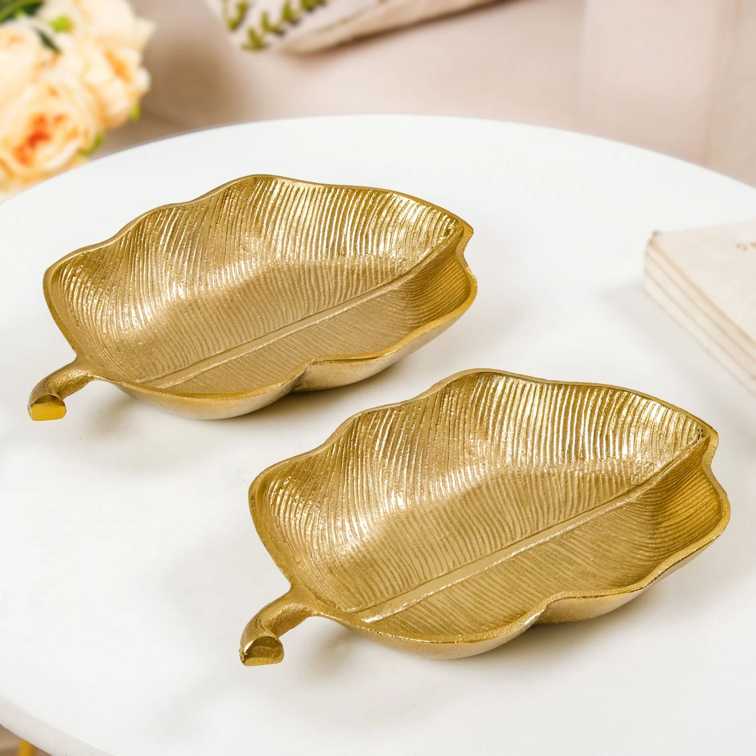 Leaf Metal Platter Gold Set Of 2 - Image 2