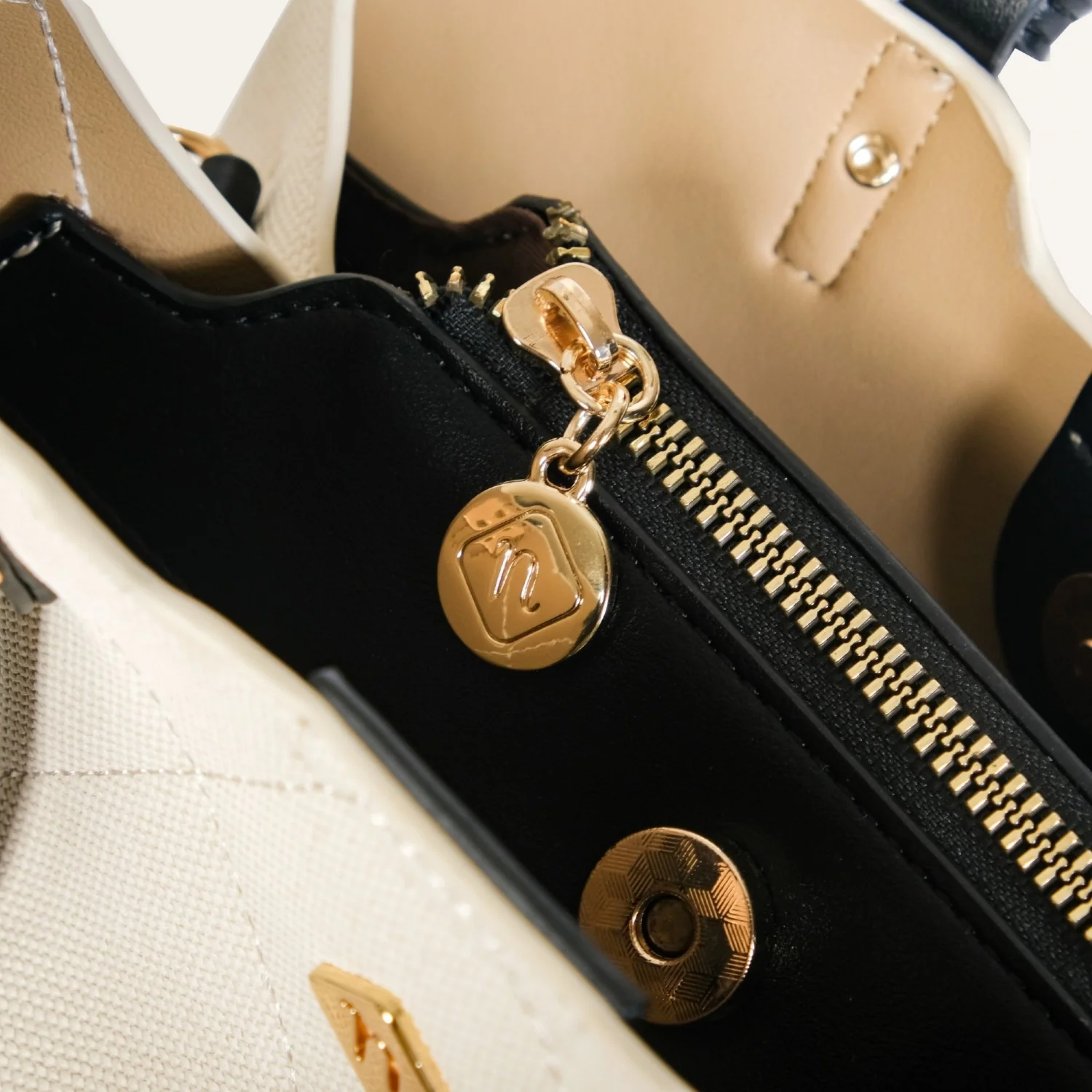 Luma Black And White Handbag - Image 10
