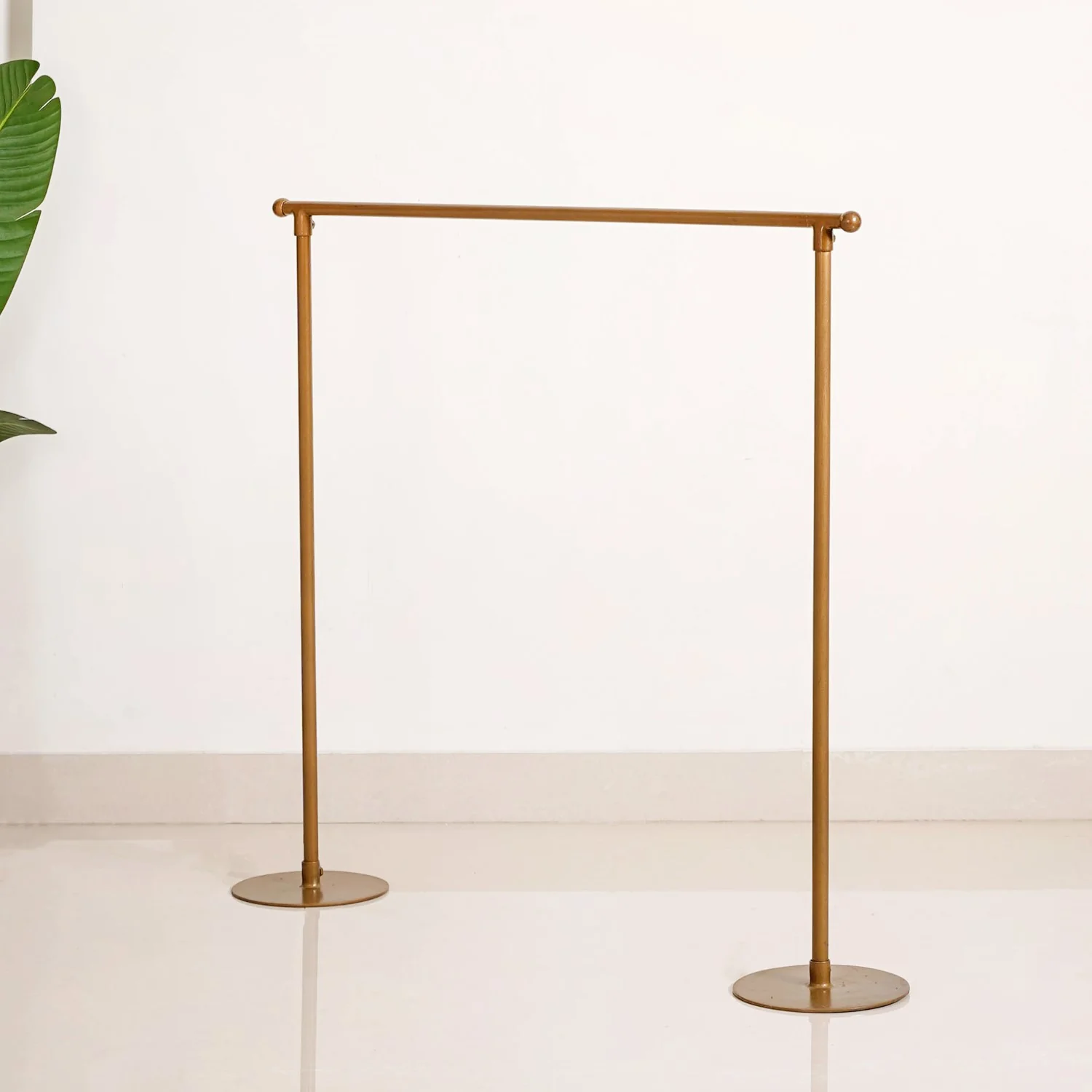 Luxurious Gold Iron Backdrop Frame 36 Inch - Image 2