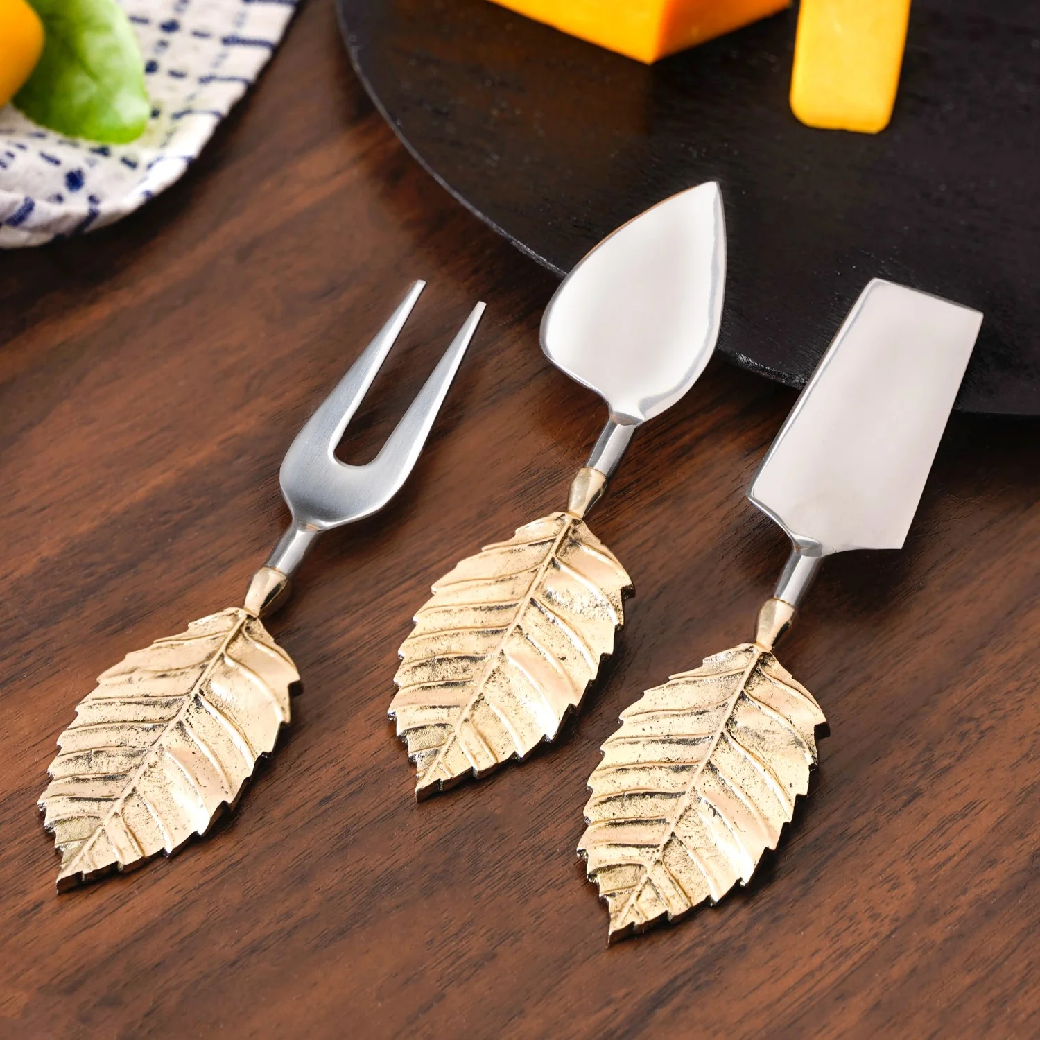 Luxury Leaf Design Cheese Knife Set Of 3 - Image 2