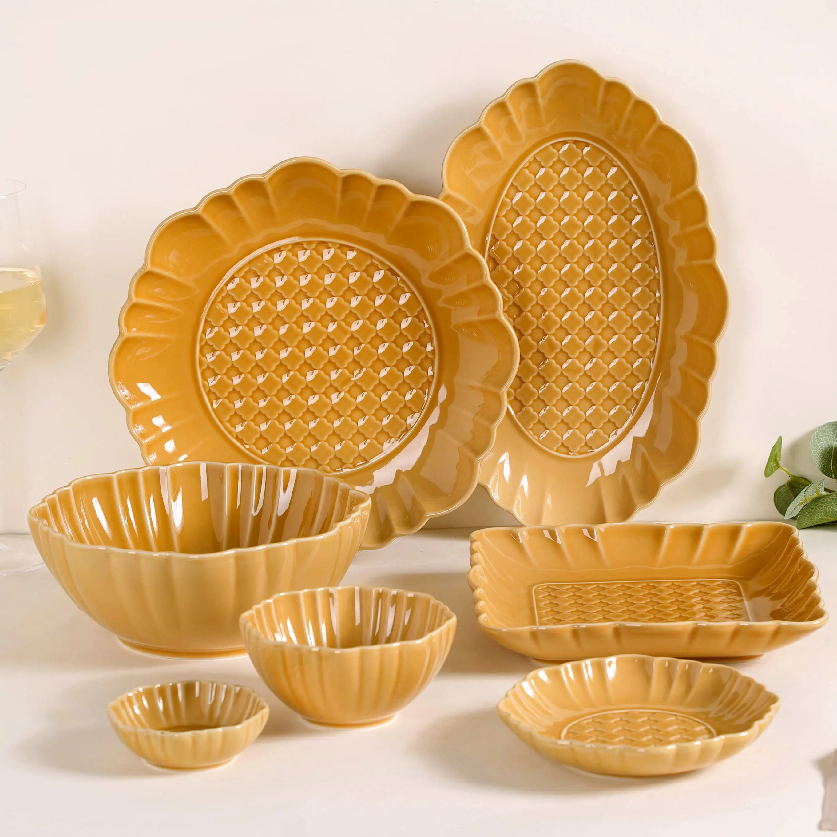 Luxury Texture 28 Piece Dinner Set For 6 Ochre Yellow - Image 3
