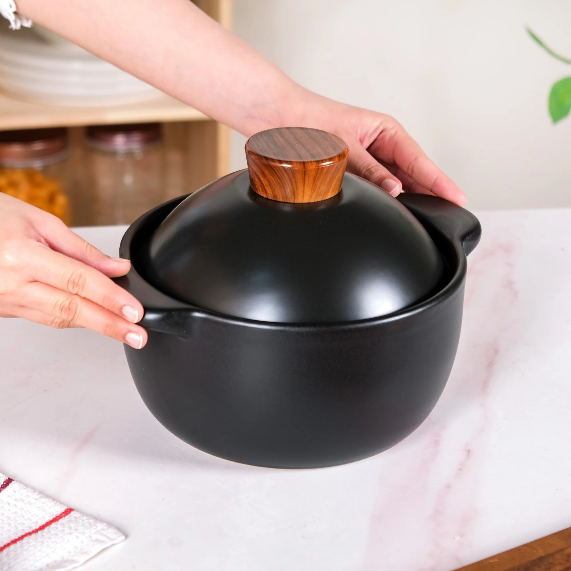 Maison Black Ceramic Clay Pot For Cooking 2200ml - Image 2