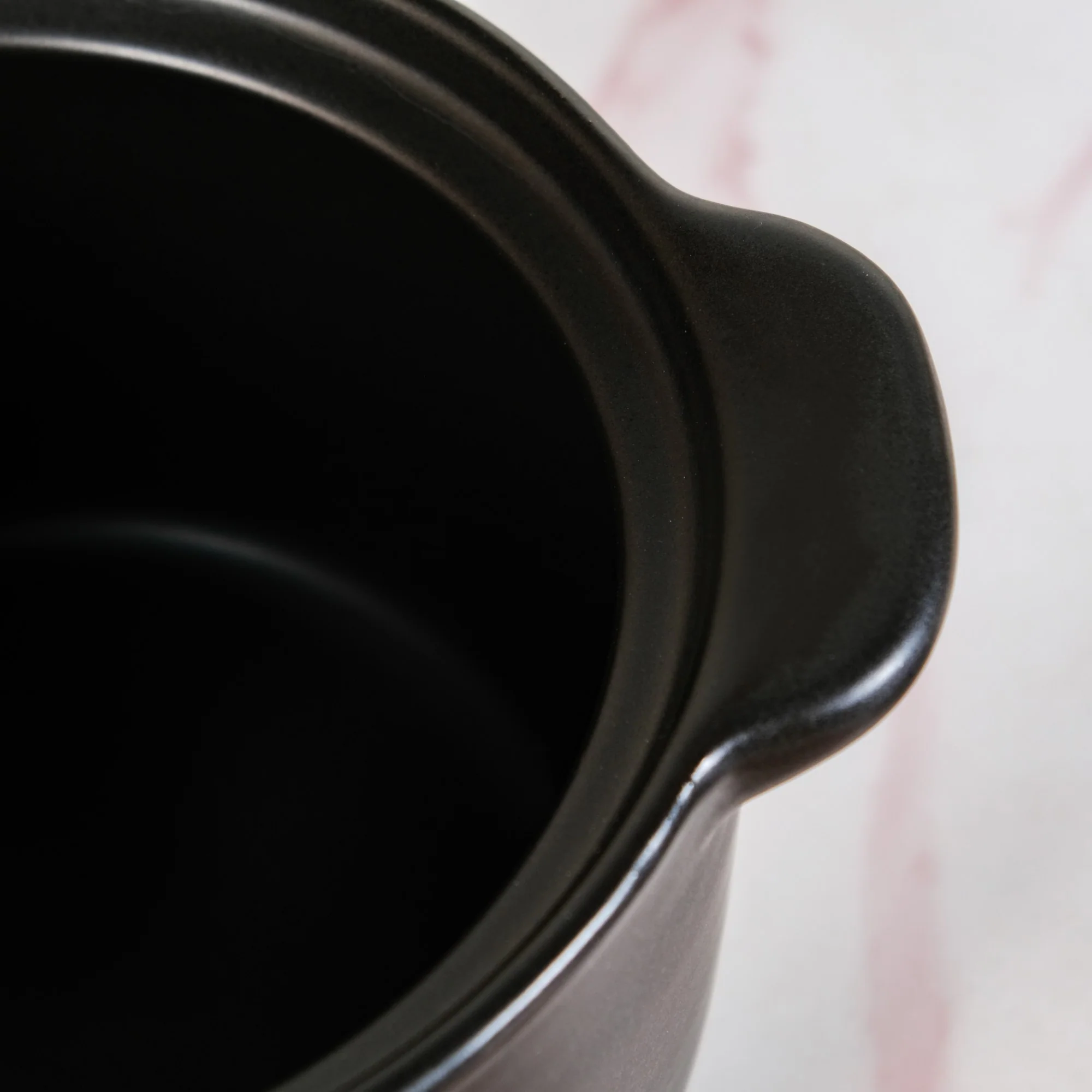 Maison Black Glazed Cooking Pot With Lid 5800ml - Image 5