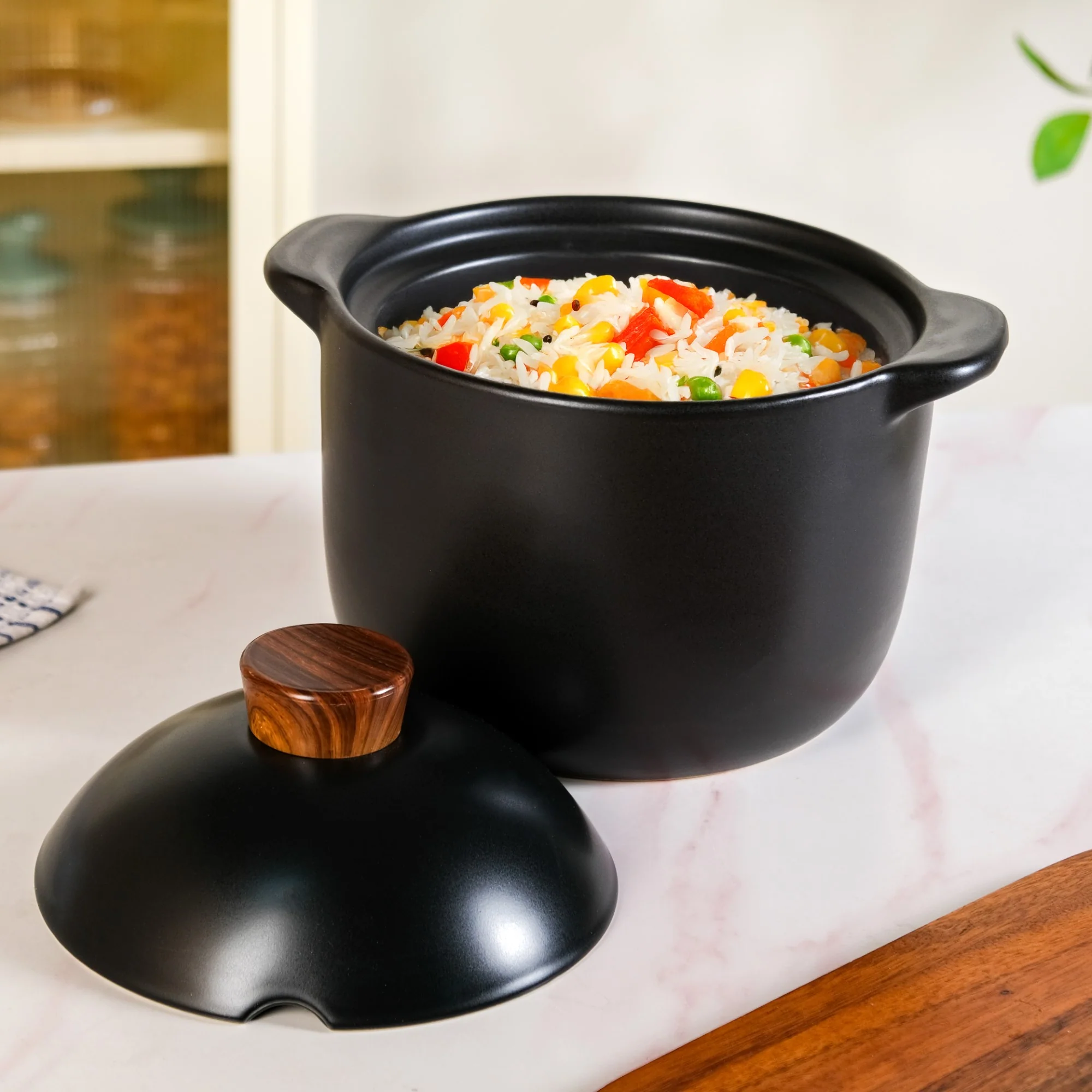 Maison Black Glazed Cooking Pot With Lid 5800ml - Image 8