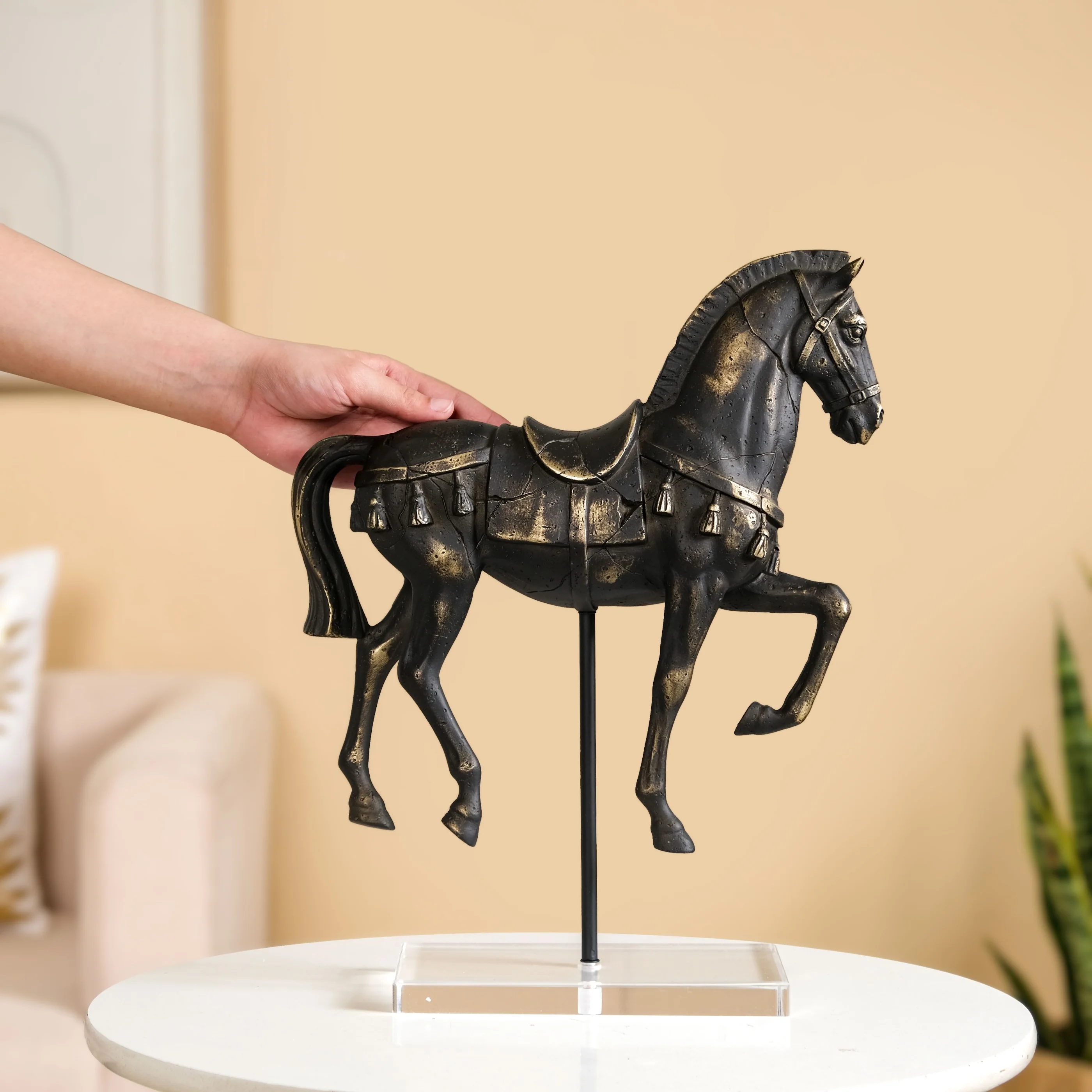 Majestic Horse Trot Showpiece - Image 3