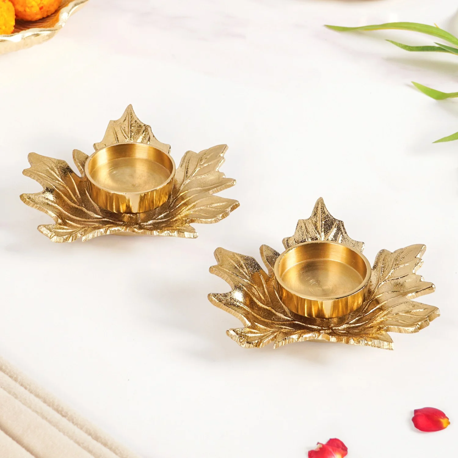 Maple Glow Aluminium Tealight Holder Set Of 2 In Festive Gift Box - Image 10