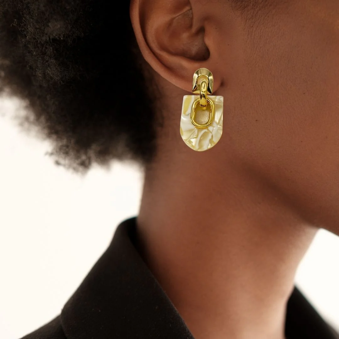 Marbled Arches Earrings White - Image 2