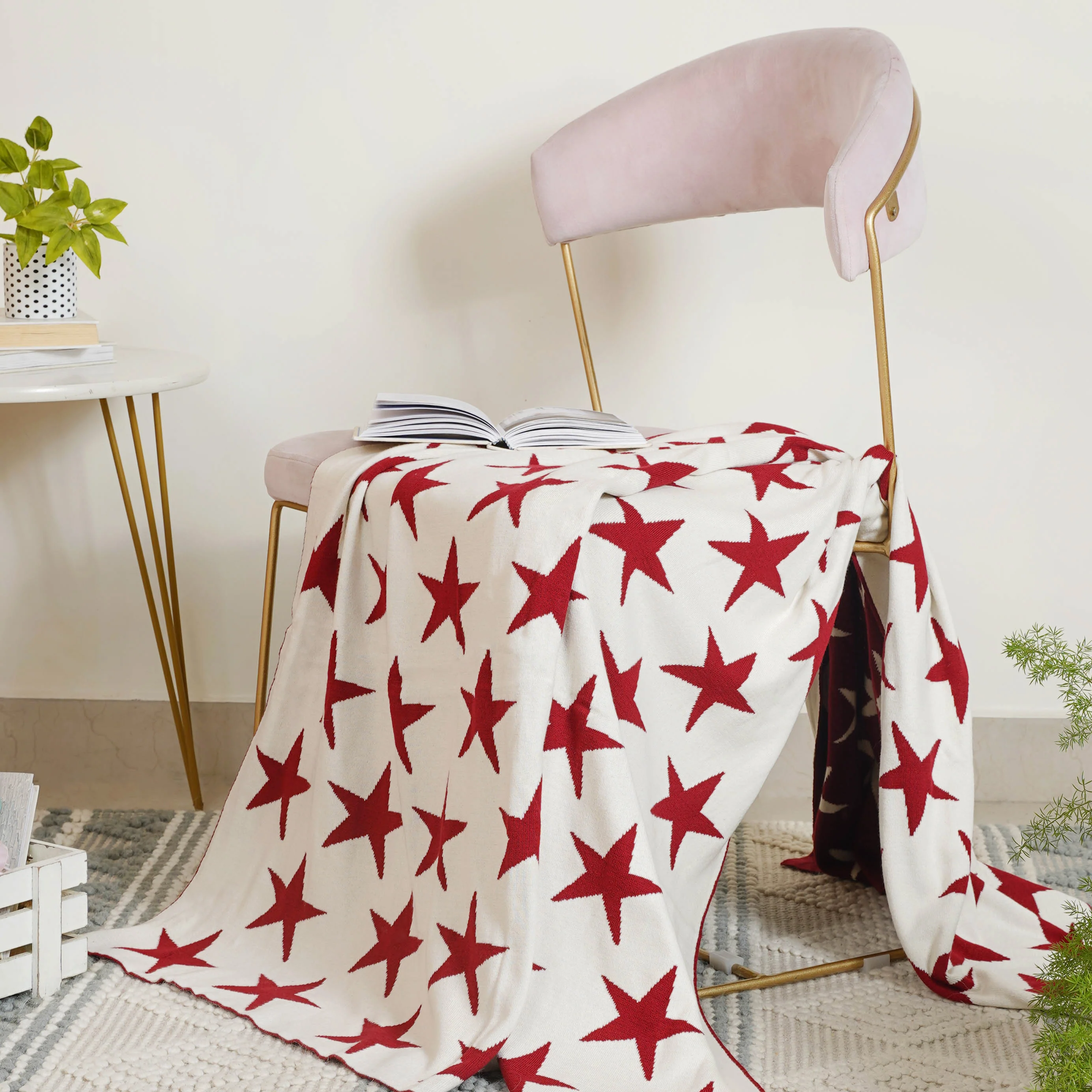 Maroon Star Throw - Image 4