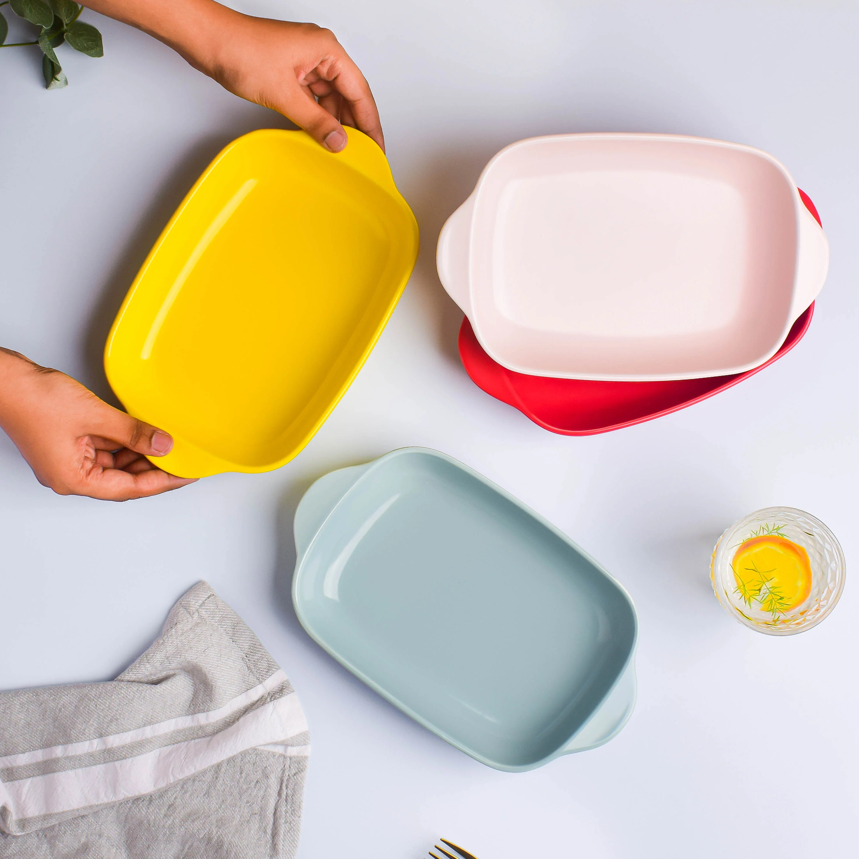 Matte Baking Pan with Handle - Image 2