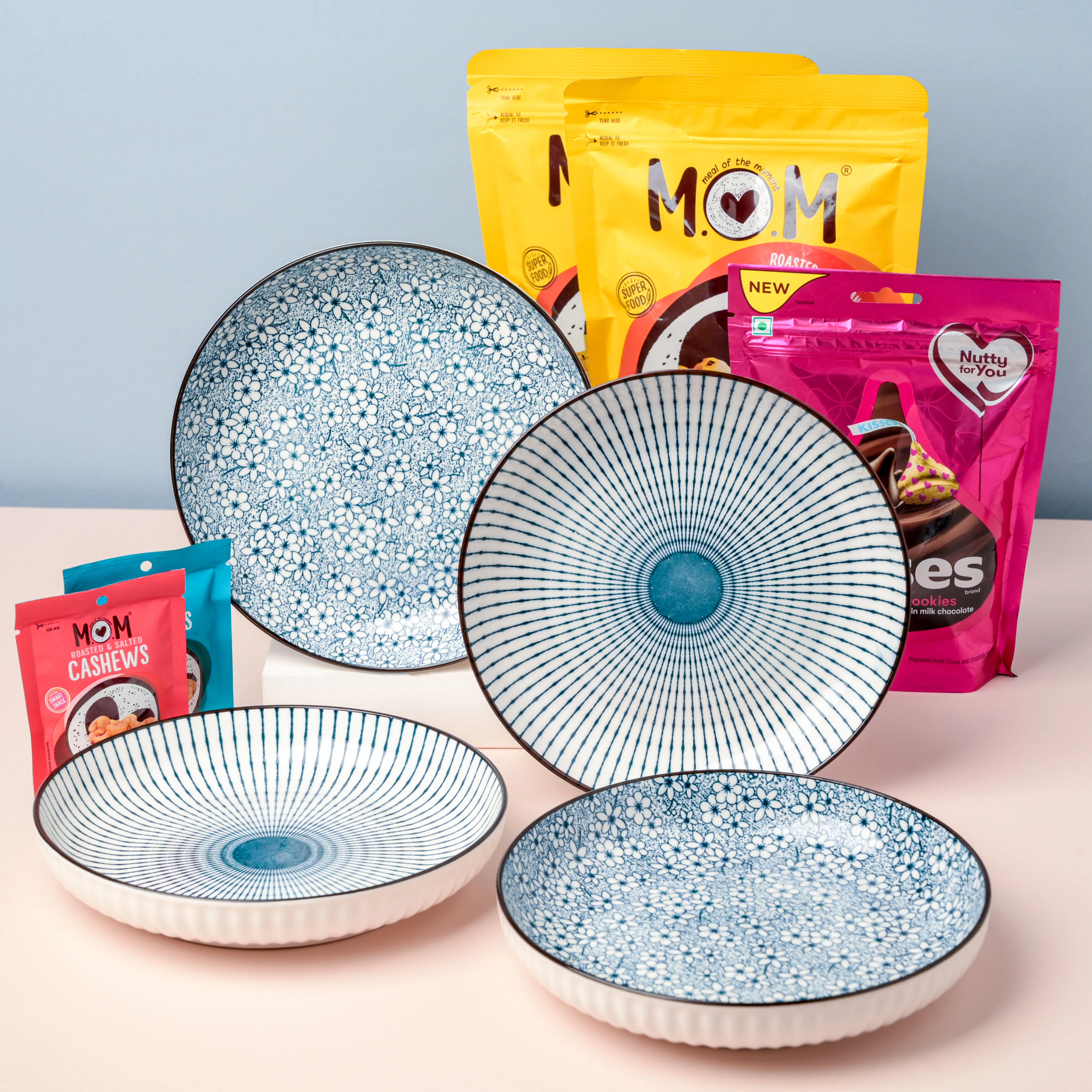Meraki Plate And Snack Festive Hamper Set Of 9 - Image 2