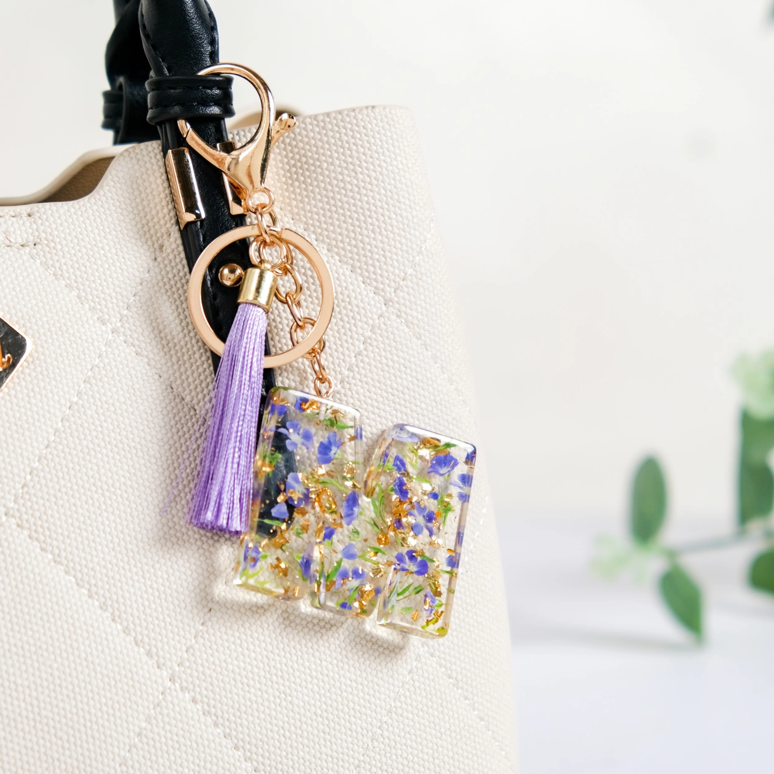Mesmerising Forget Me Not M Keychain - Image 3