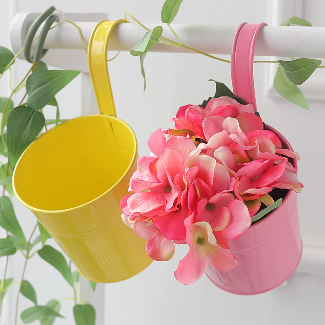 Metal Hanging Planter Basket With Handle - Image 4