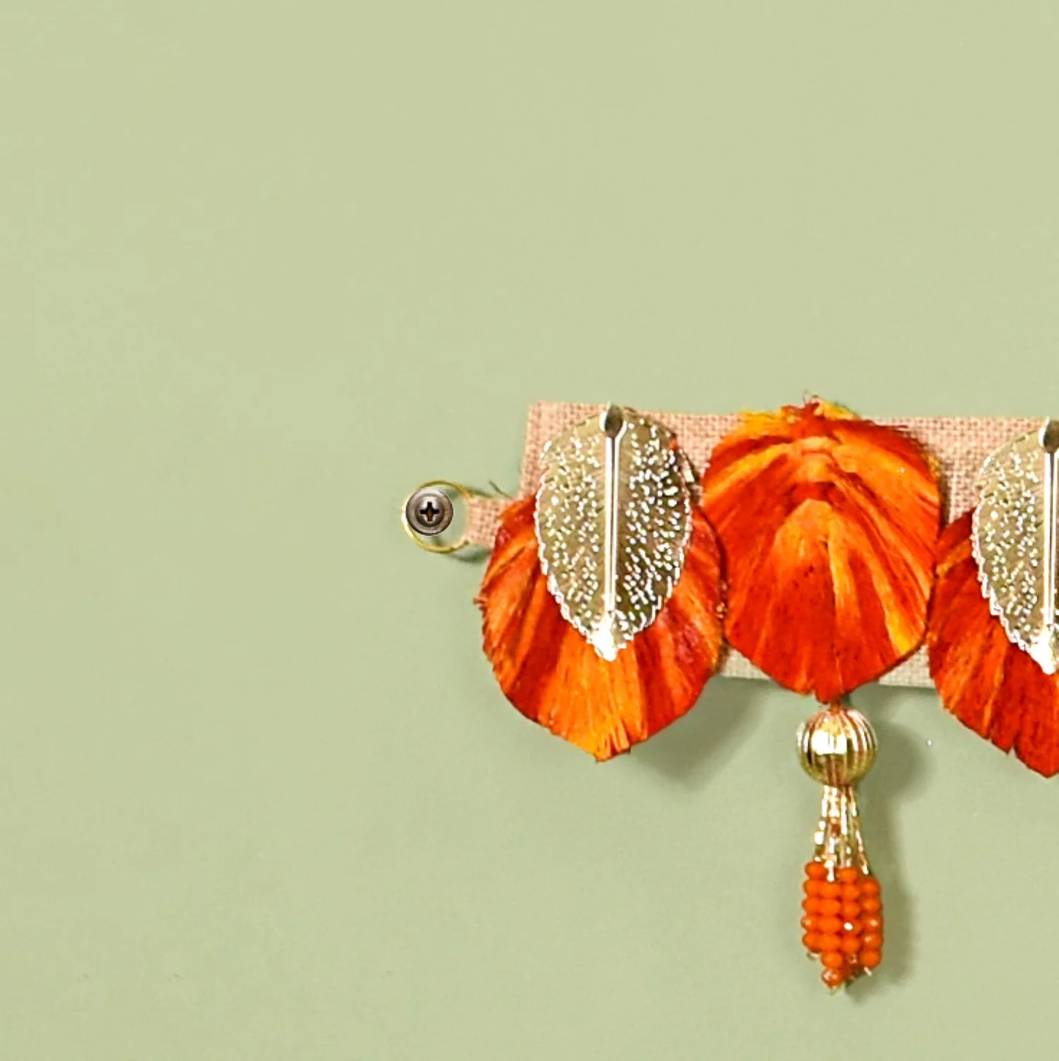 Metal Leaf Embellished Festive Wall Decor - Image 7