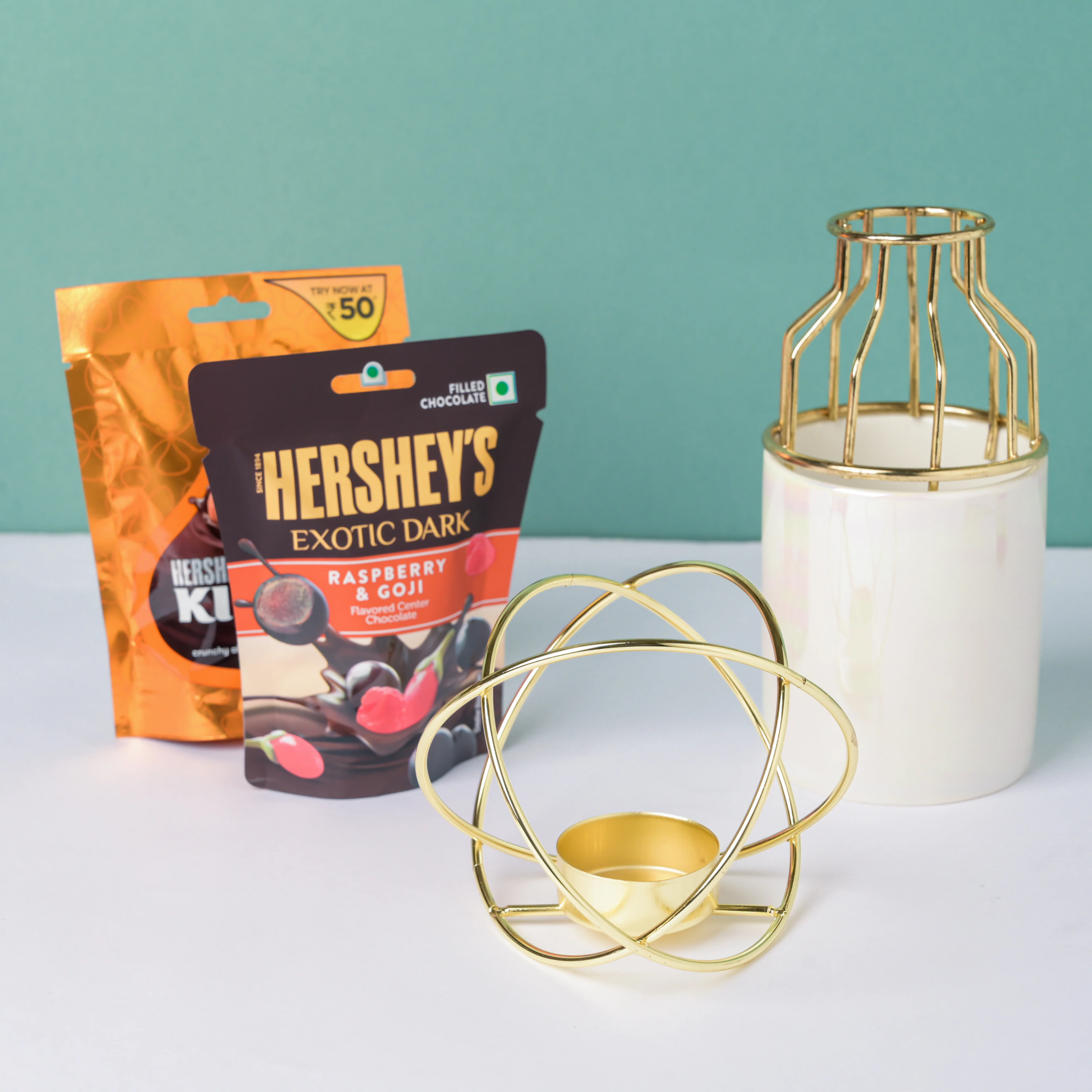 Metallic Magic Festive Gift Hamper Set Of 4