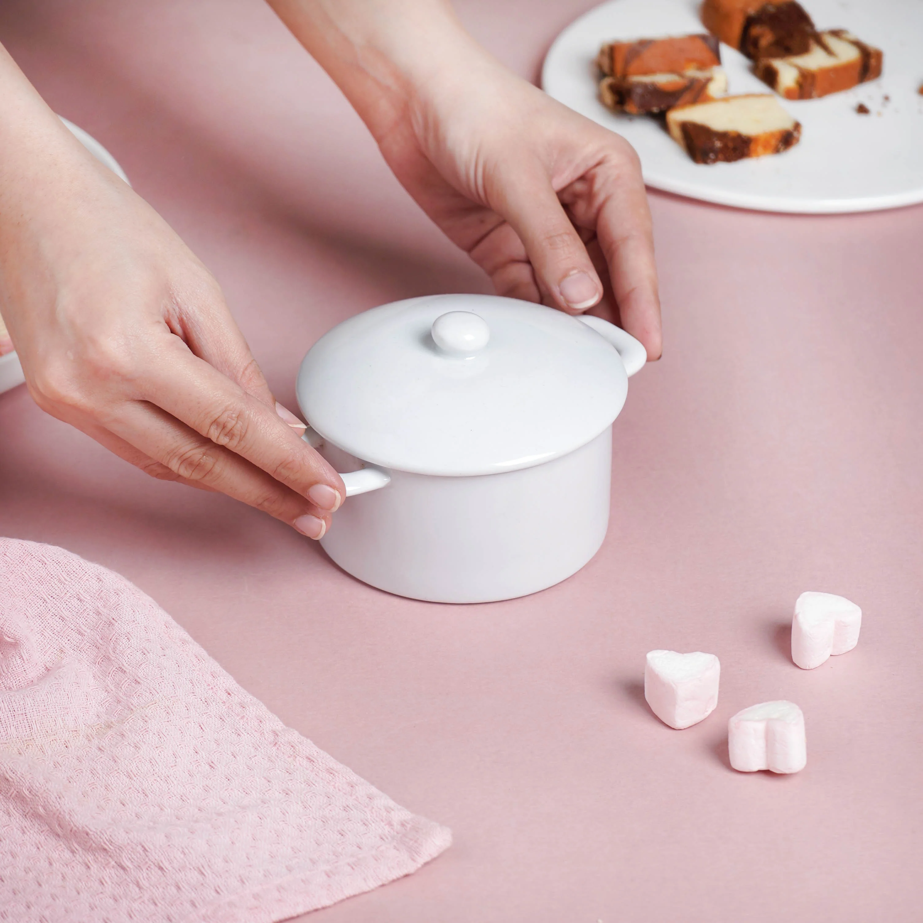 Mini Ceramic Casserole Dish With Lid White Set Of 2 - Image 2