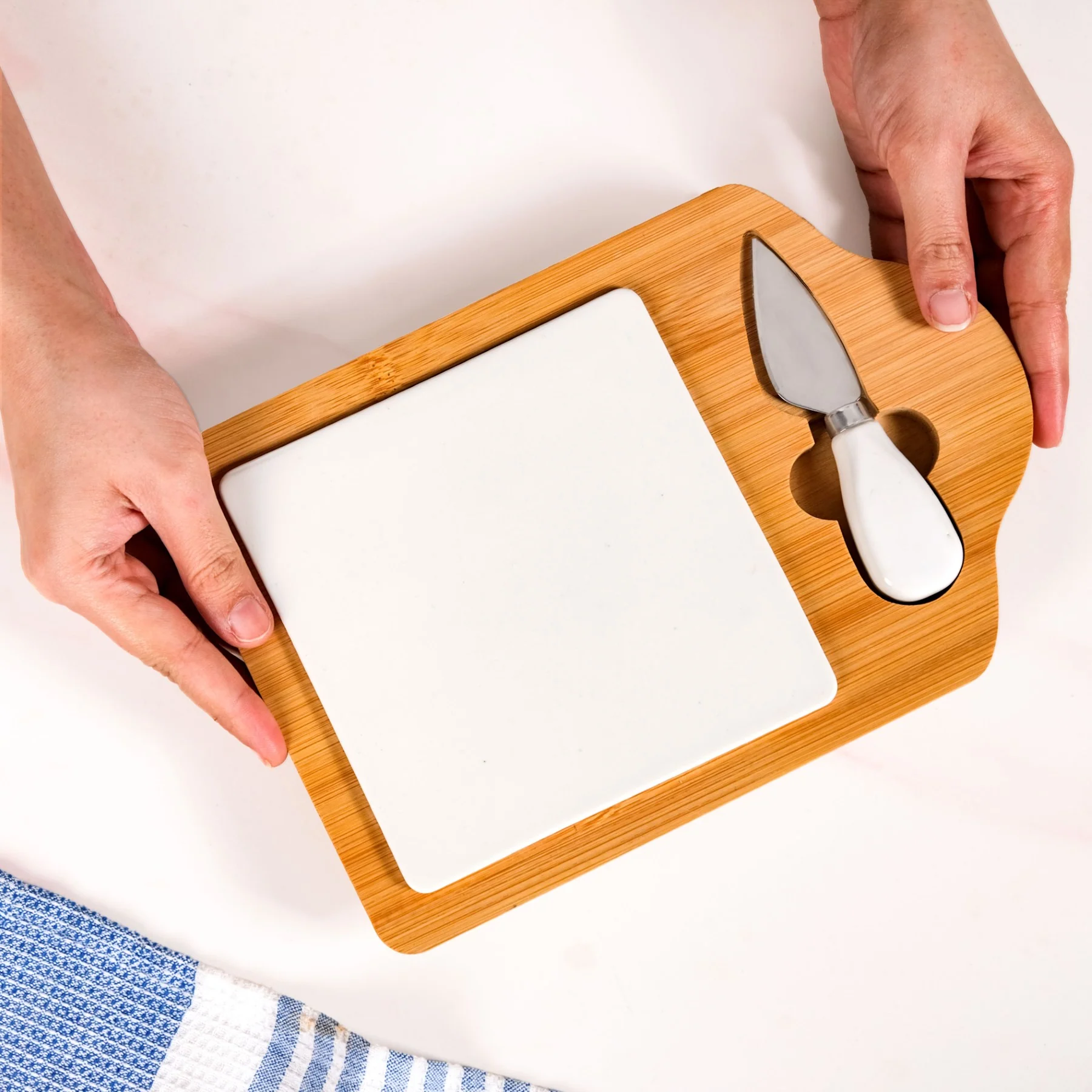 Minimalist Charcuterie Board With Knife - Image 2