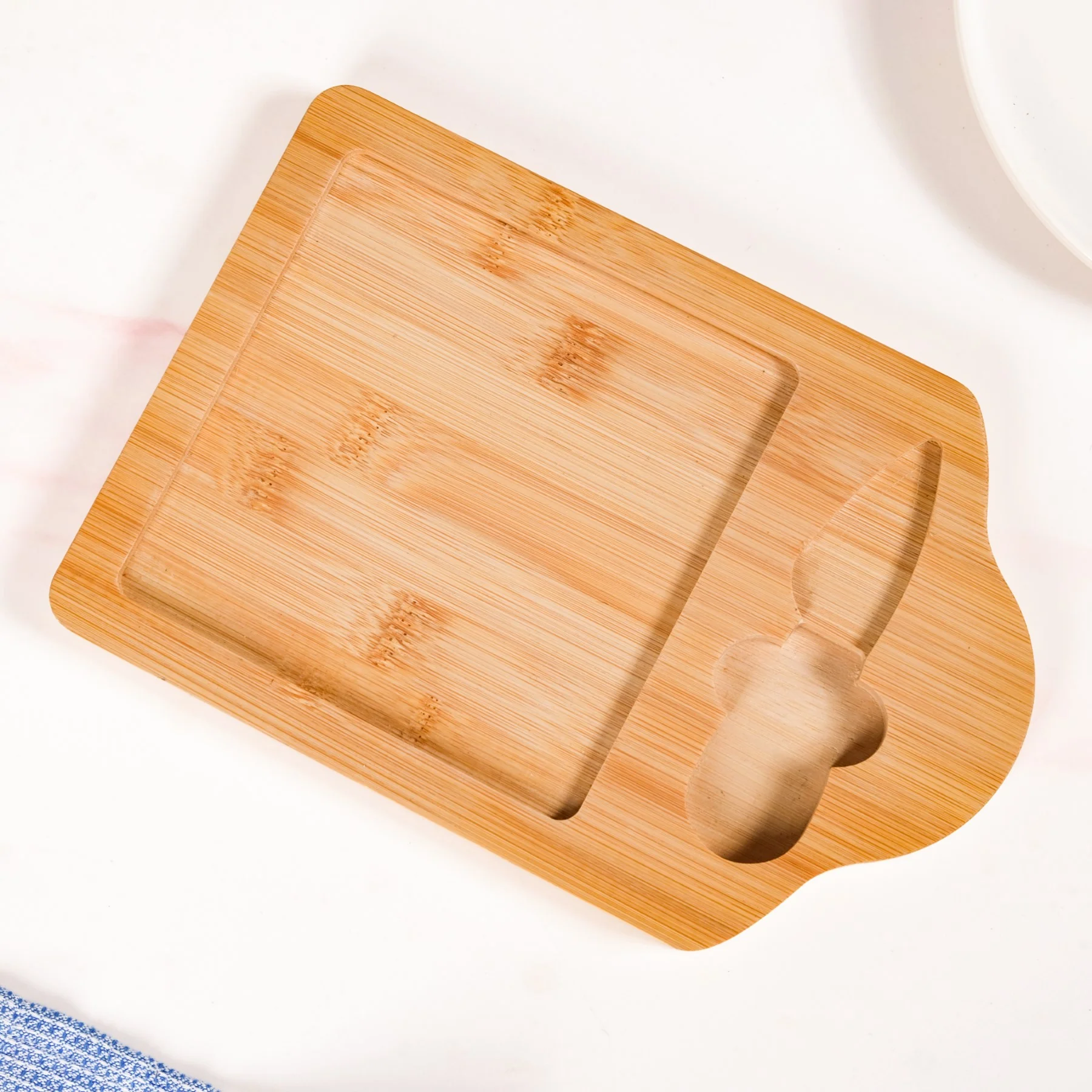 Minimalist Charcuterie Board With Knife - Image 5