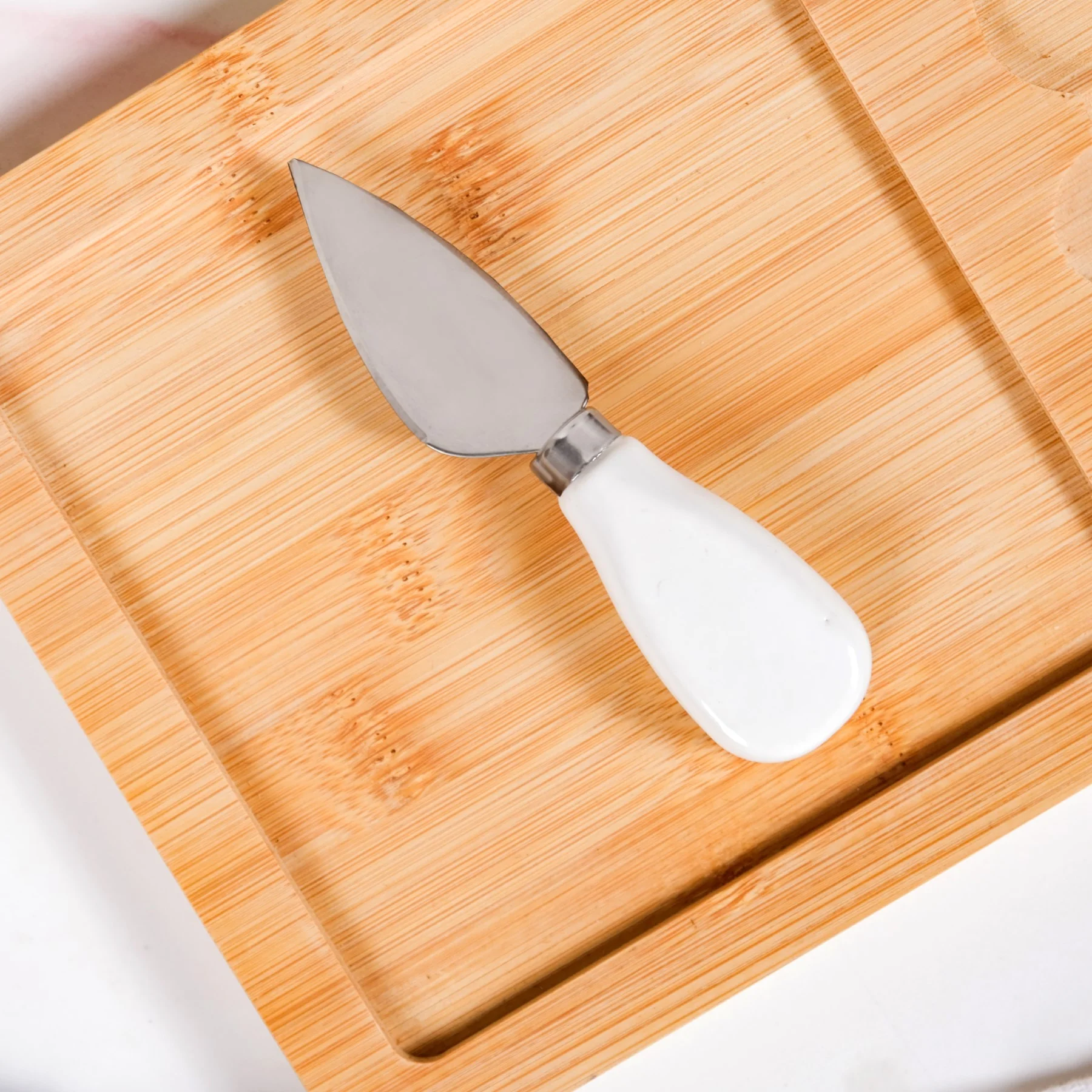 Minimalist Charcuterie Board With Knife - Image 7