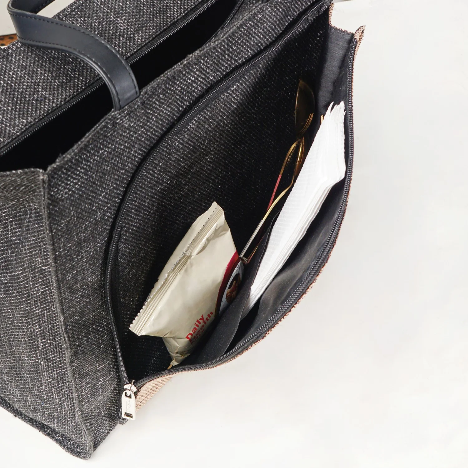 Minimalist Everyday Lunch Bag For Office - Image 9