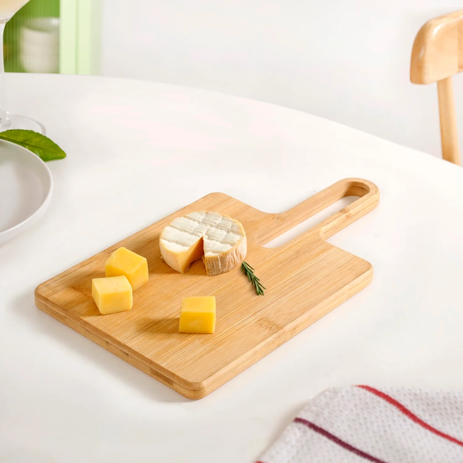 Mod Bamboo Platter With Handle 13 Inch - Image 6