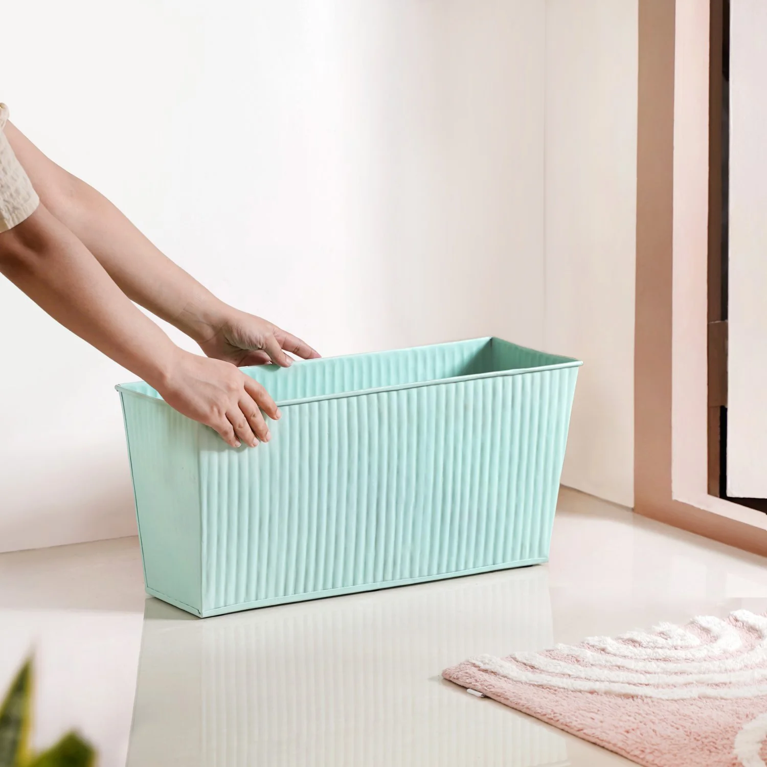 Modern Fluted Balcony Planter Mint - Image 2