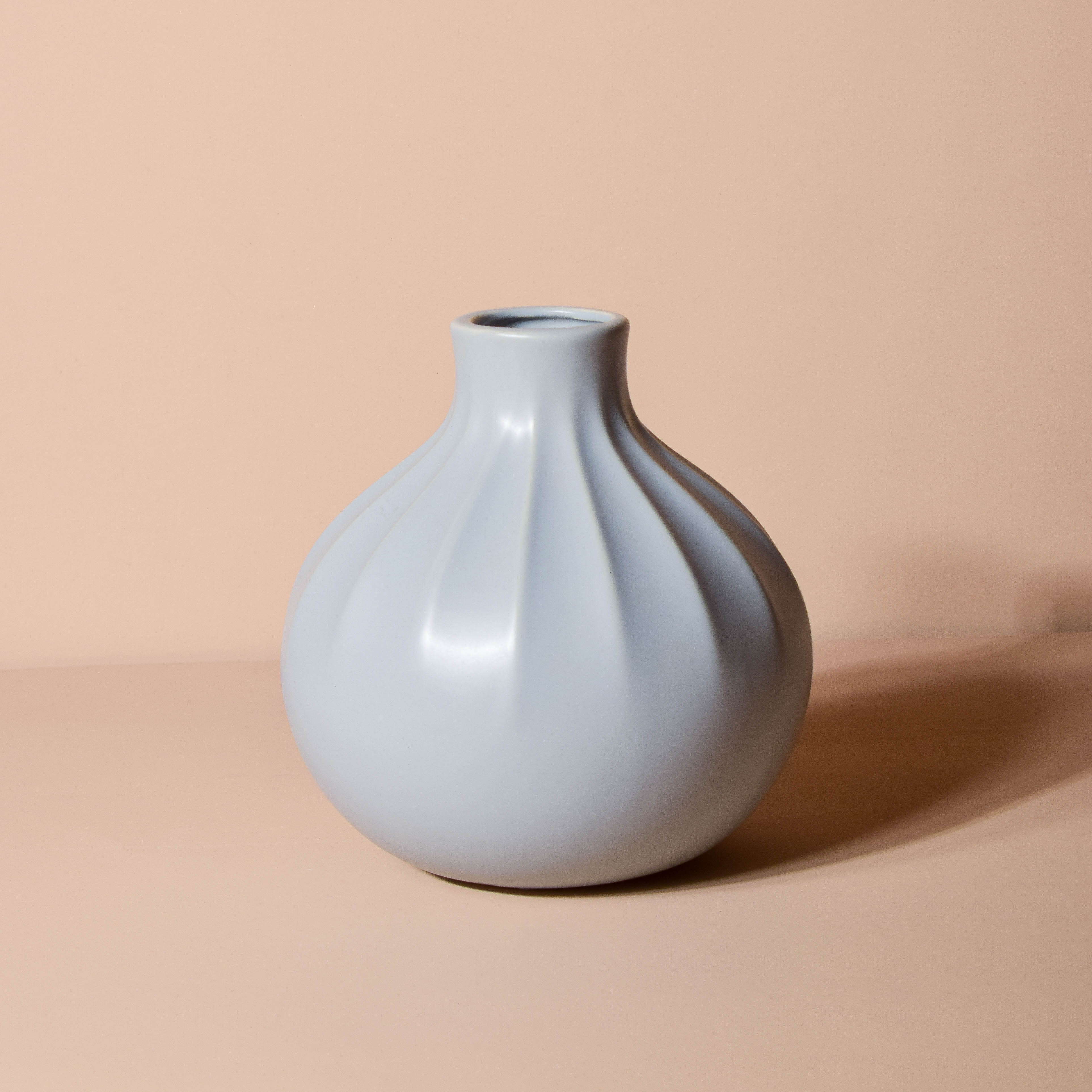 Modern Ribbed Vase - Image 7