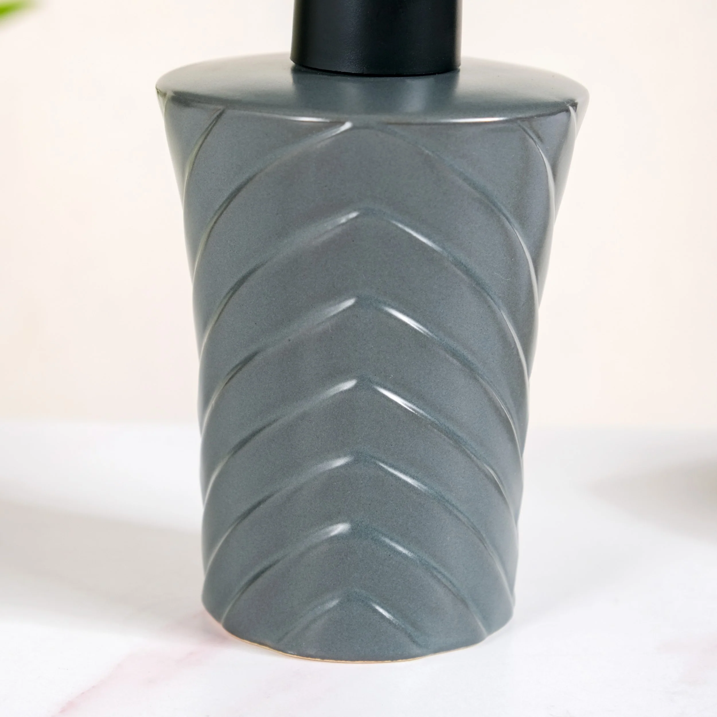 Modern Zigzag Soap Dispenser Grey 300ml - Image 6