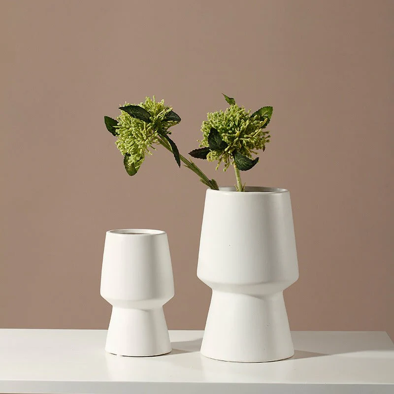 Monotone Vase - Image 4