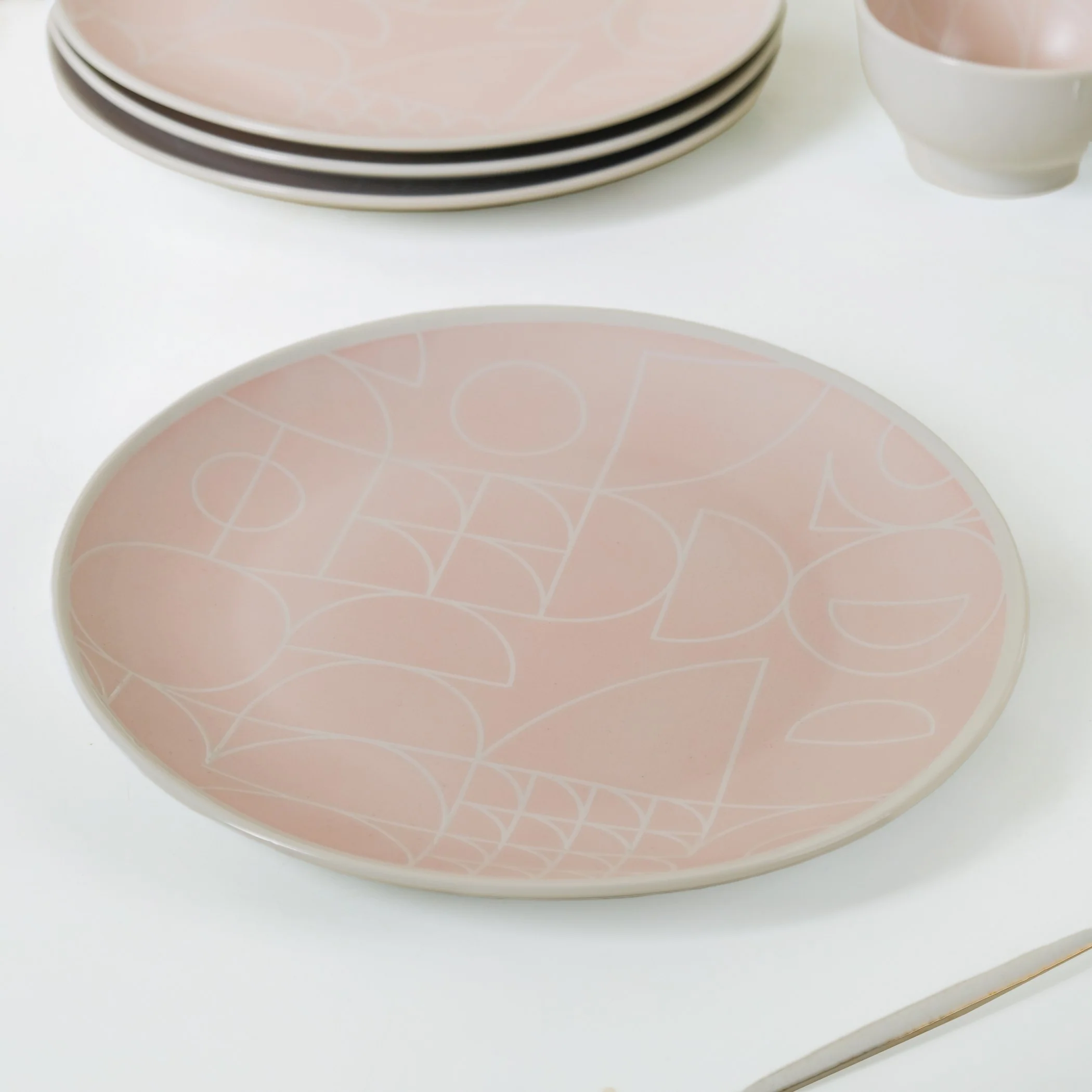 Monvia Pastel Pink Art Deco Style Dinner Plate Set Of 4 10 Inch - Image 2