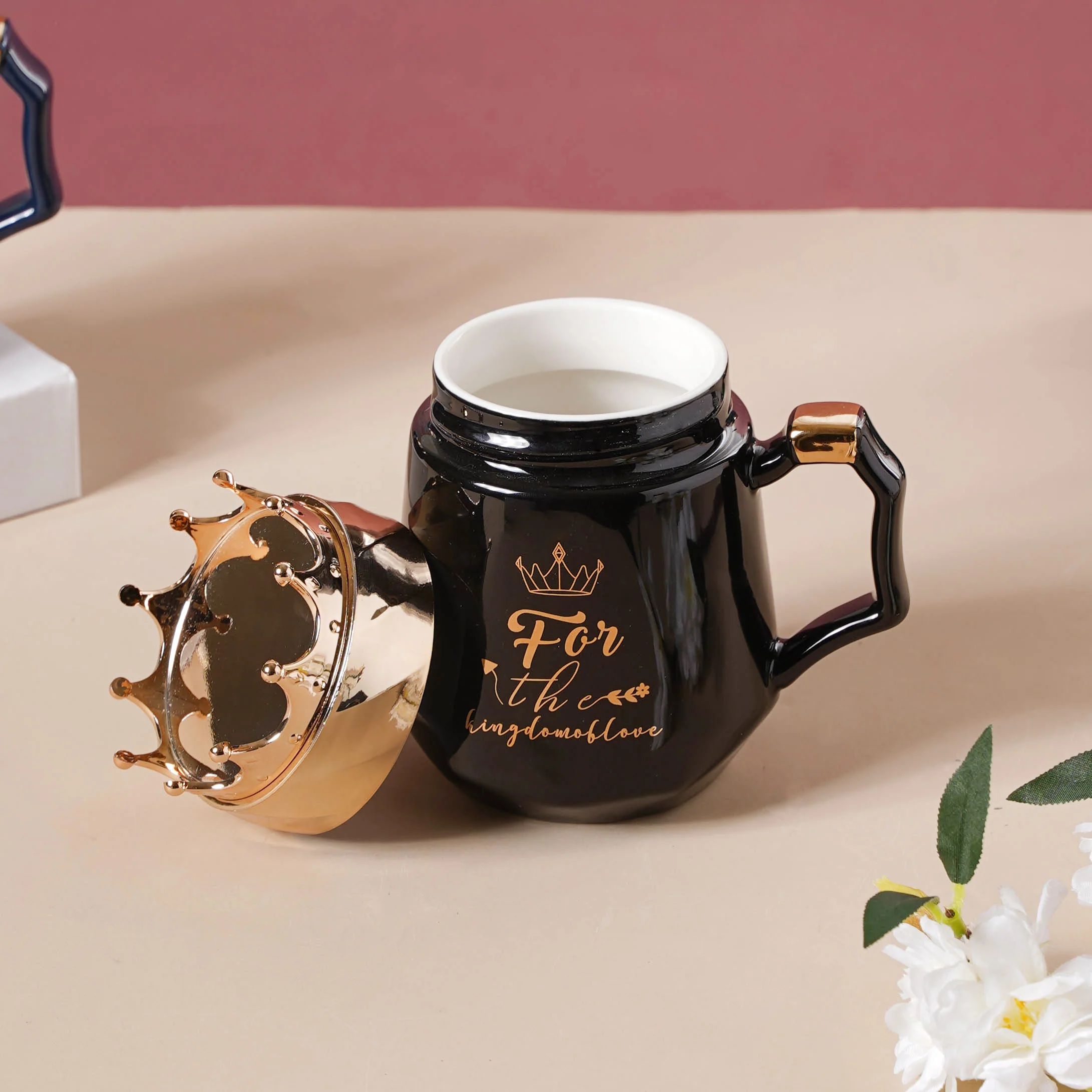 Mug With A Crown Lid - Image 17