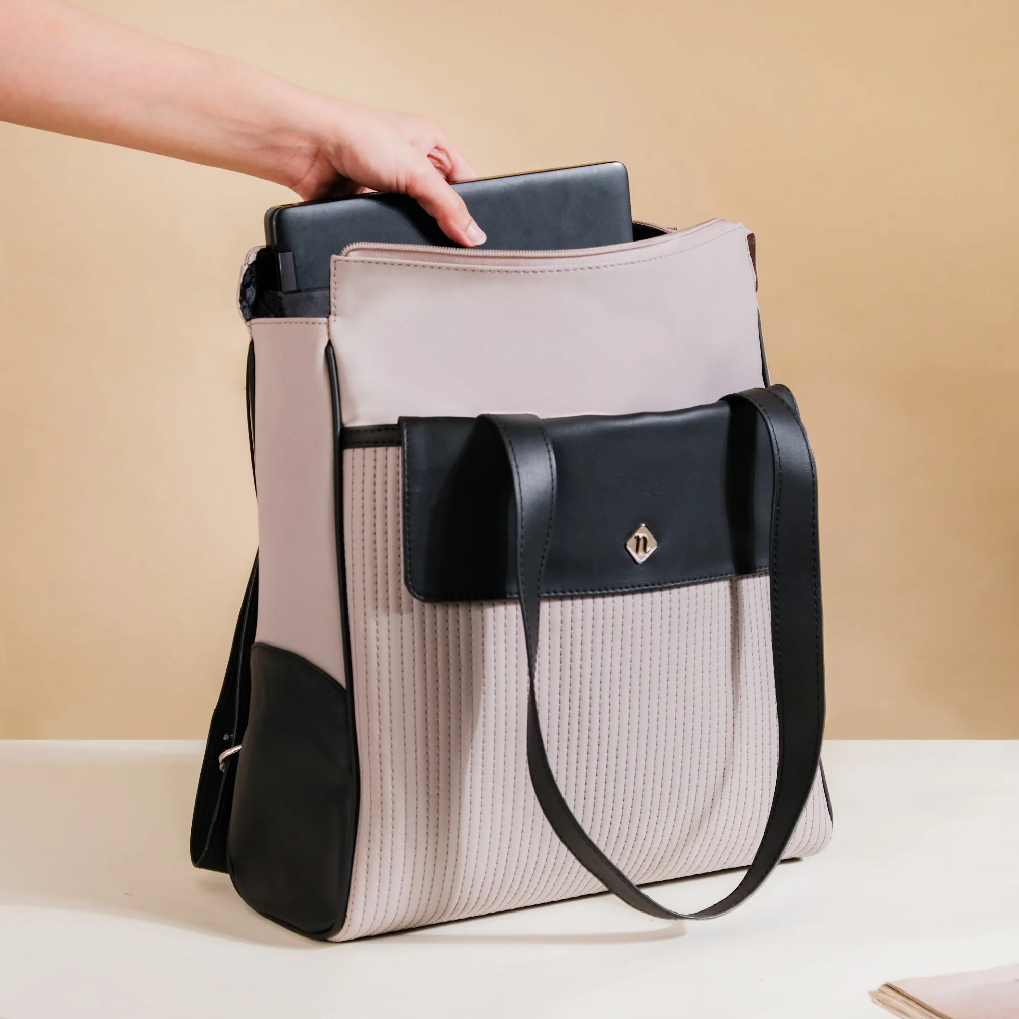 Multipurpose 2-Way Backpack And Handbag - Image 10